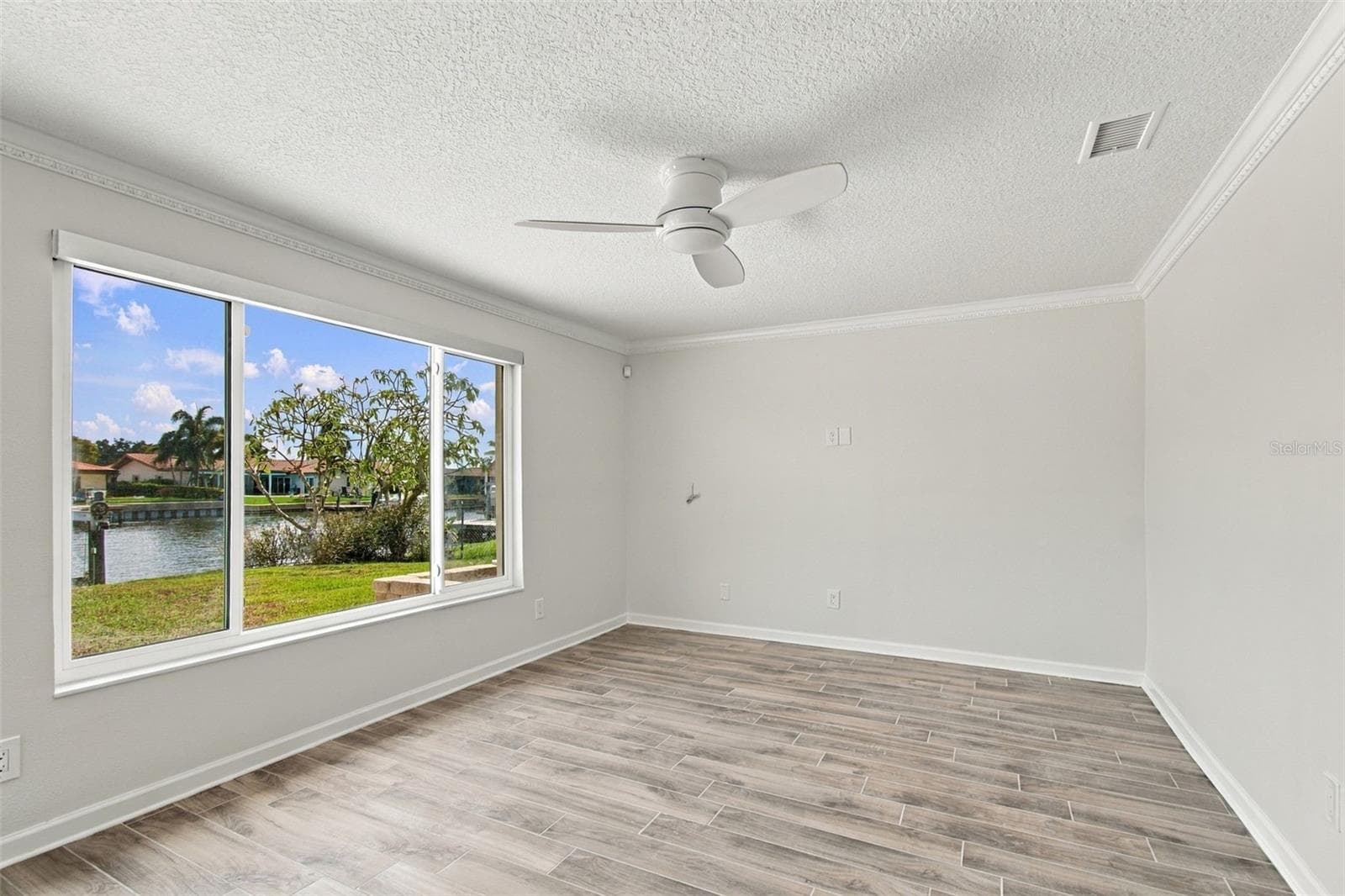 Single Family Residence at 2078 NE MONTANA AVE NE, ST PETERSBURG, photo 28 of 77
