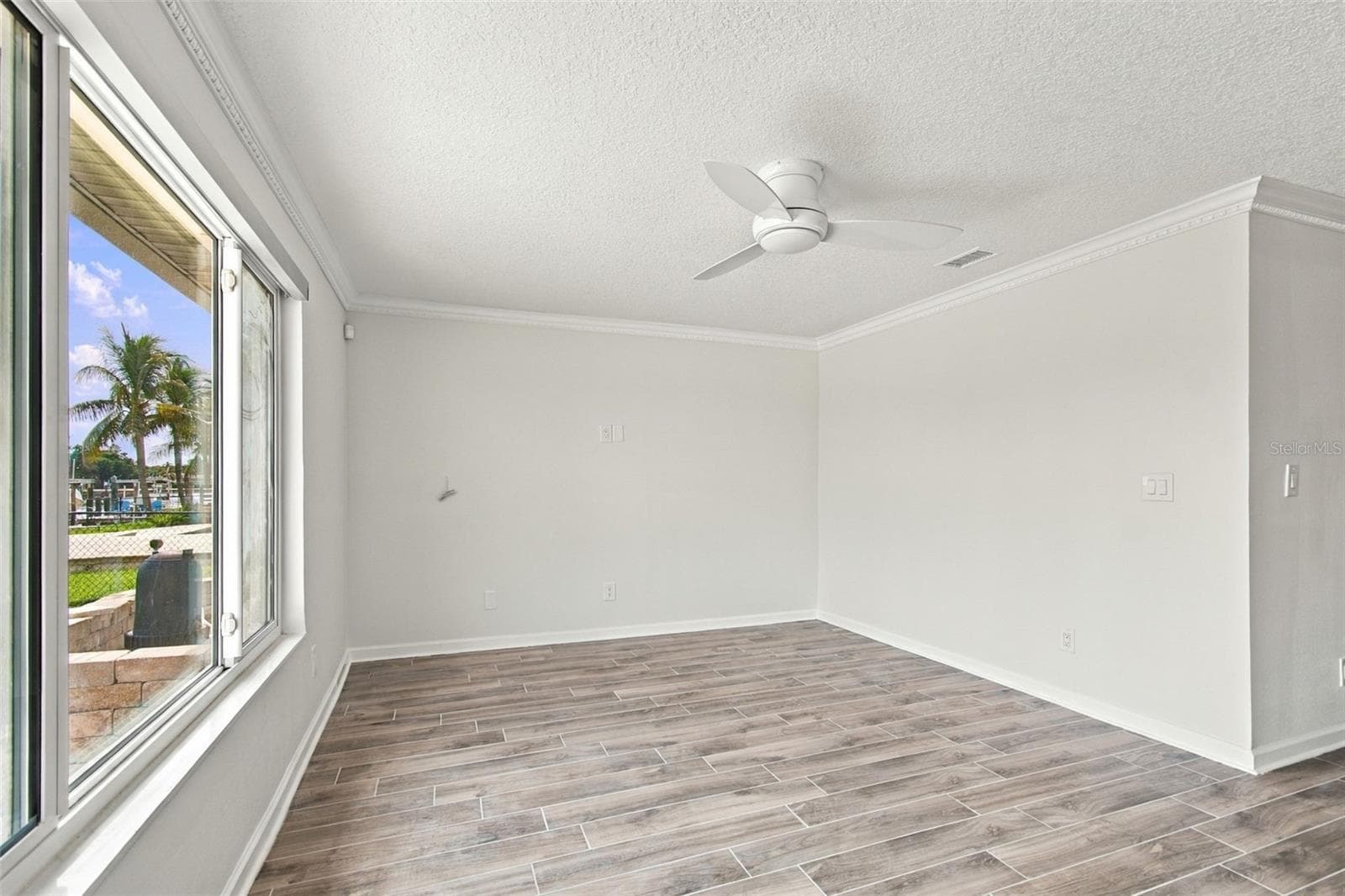 Single Family Residence at 2078 NE MONTANA AVE NE, ST PETERSBURG, photo 29 of 77