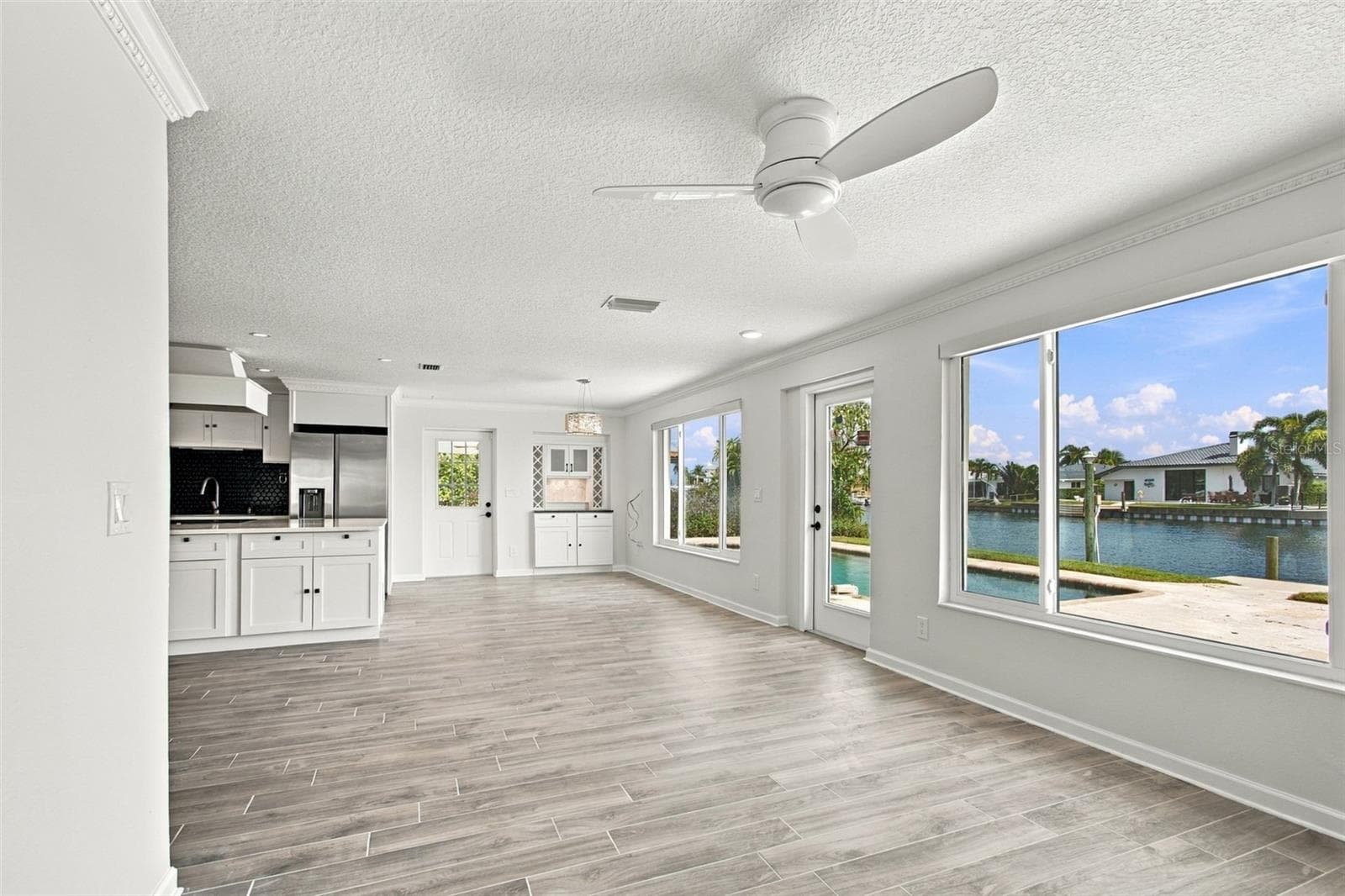 Single Family Residence at 2078 NE MONTANA AVE NE, ST PETERSBURG, photo 31 of 77