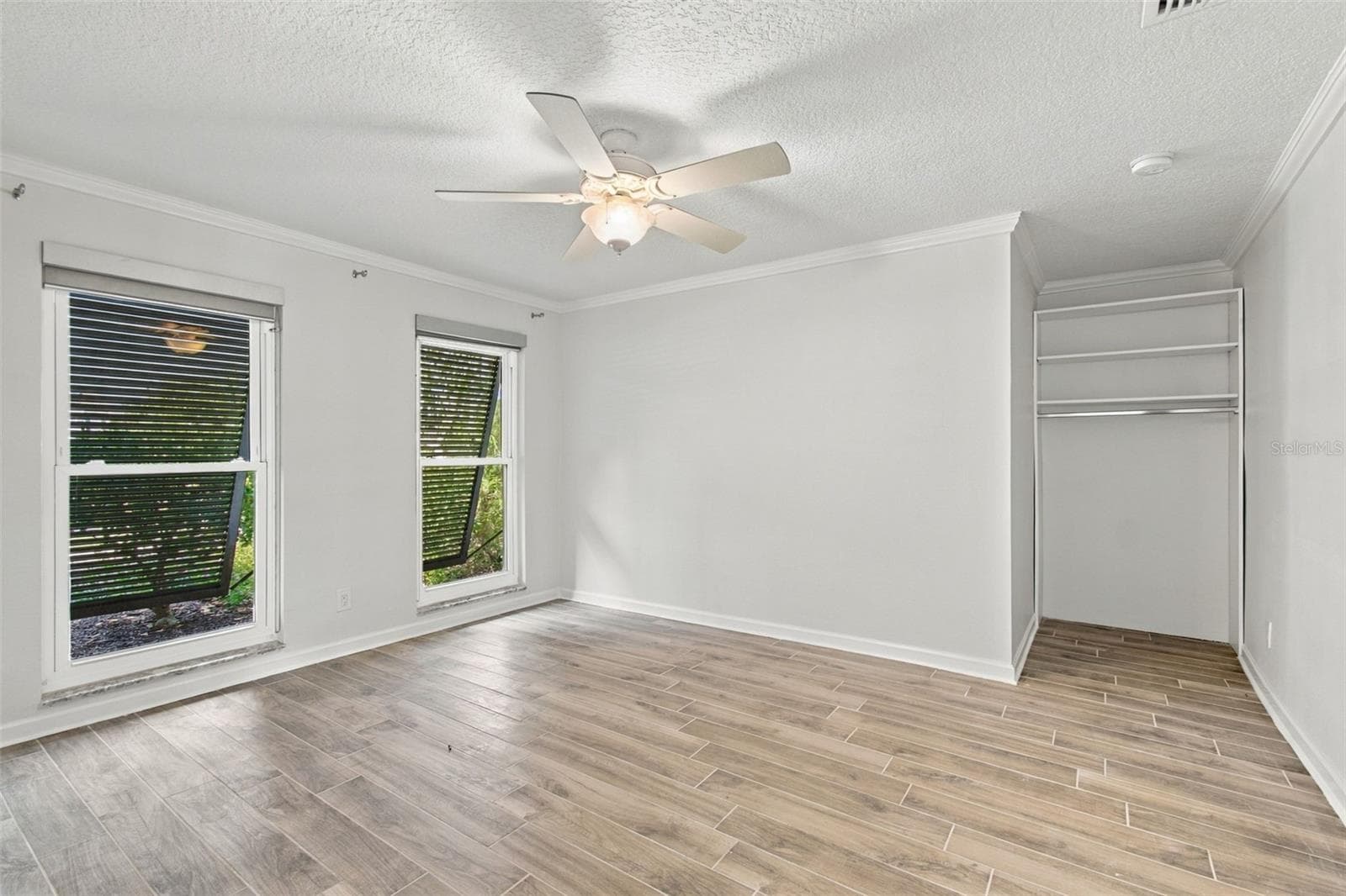 Single Family Residence at 2078 NE MONTANA AVE NE, ST PETERSBURG, photo 33 of 77