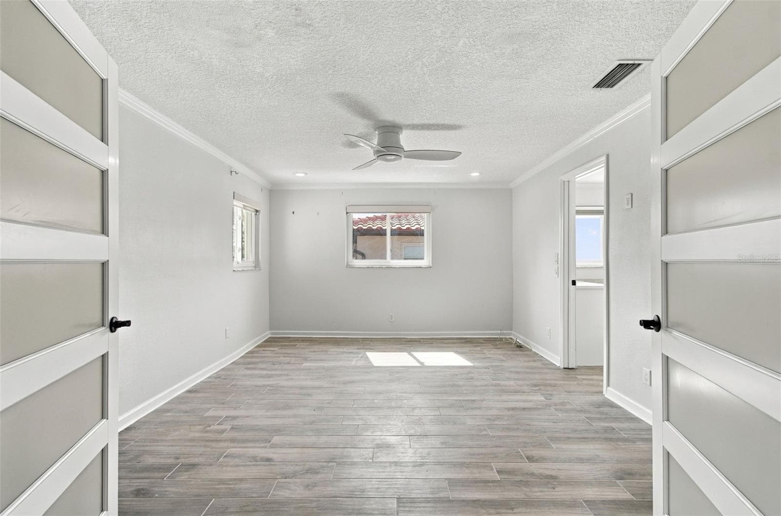 Single Family Residence at 2078 NE MONTANA AVE NE, ST PETERSBURG, photo 38 of 77