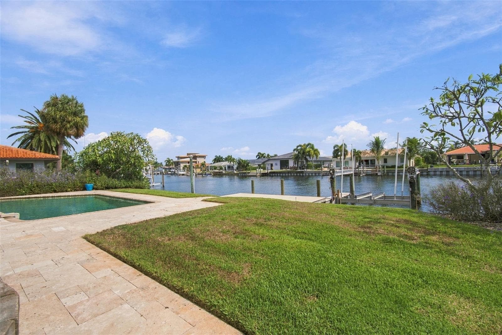 Single Family Residence at 2078 NE MONTANA AVE NE, ST PETERSBURG, photo 62 of 77