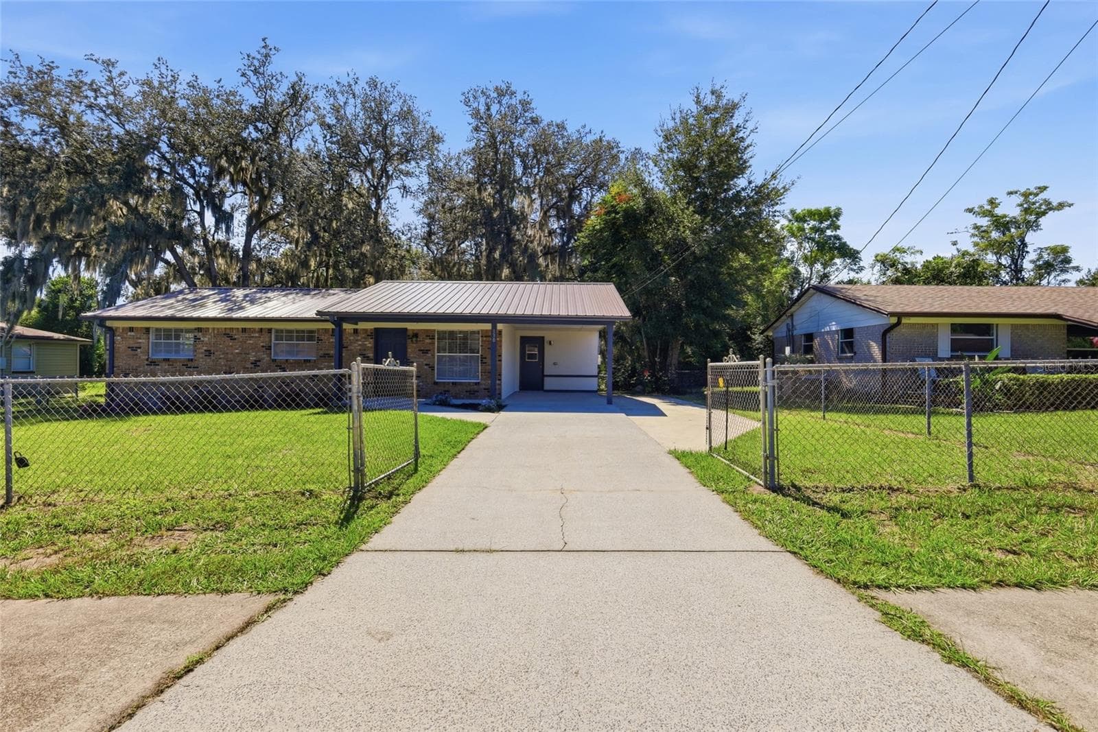 Single Family Residence at 330 BROOKLYN AVE, ORANGE CITY, photo 2 of 43