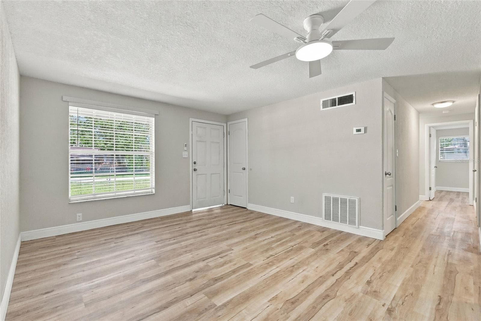 Single Family Residence at 330 BROOKLYN AVE, ORANGE CITY, photo 10 of 43