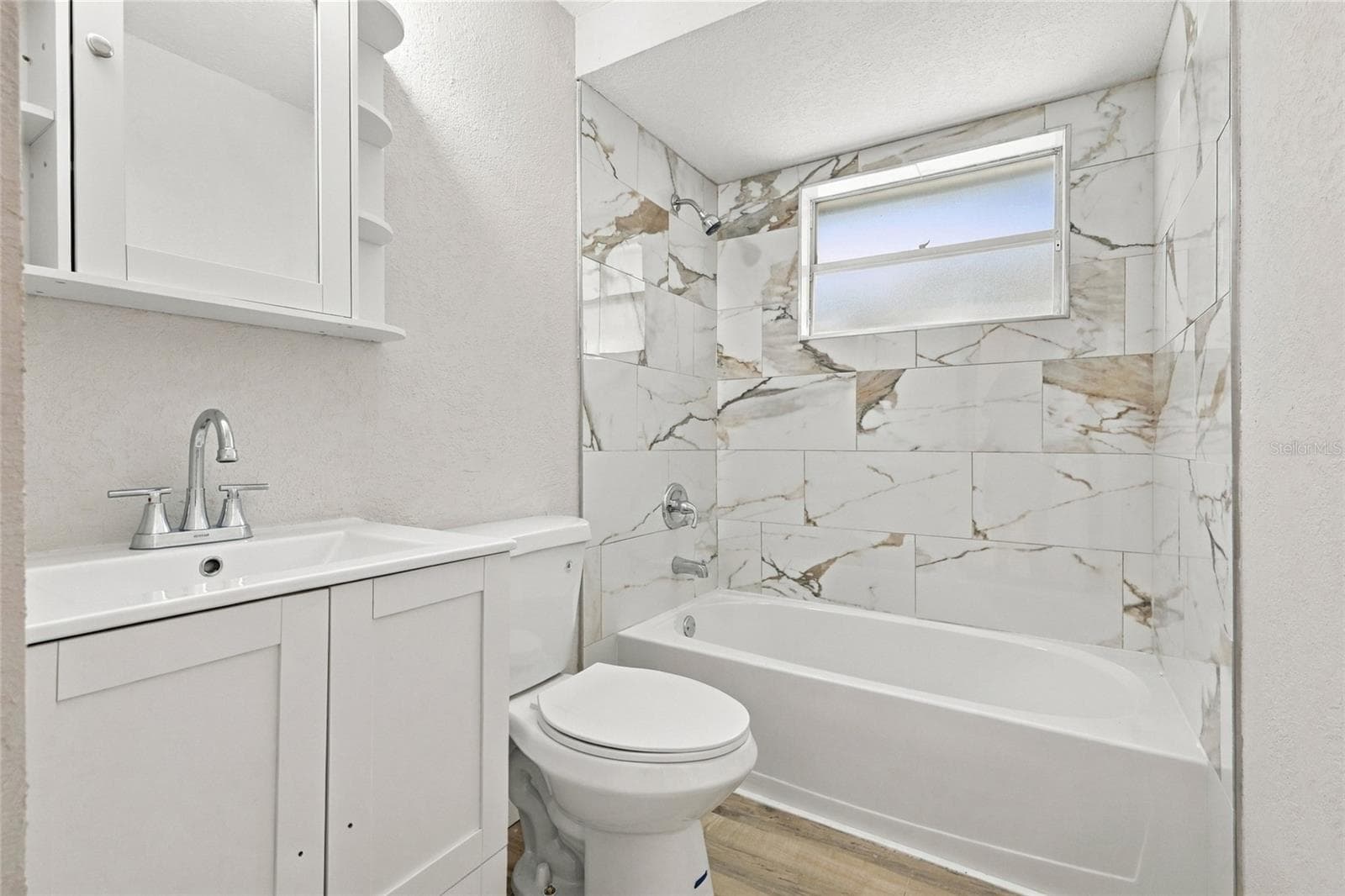 Full bathroom. - 330 BROOKLYN AVE, ORANGE CITY