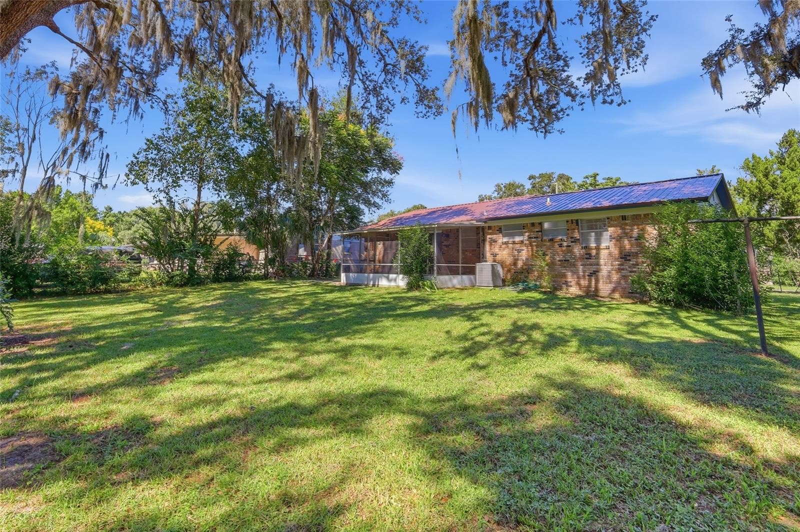 Single Family Residence at 330 BROOKLYN AVE, ORANGE CITY, photo 32 of 43
