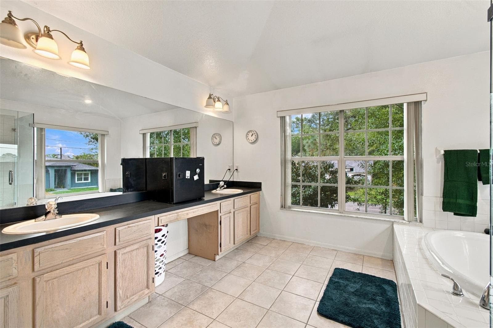 Primary Bathroom with Double Sinks - 8102 STONEFIELD, TAMPA