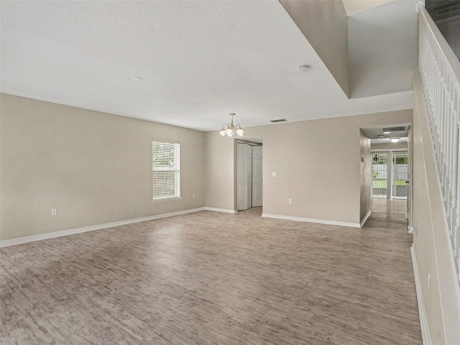 Single Family Residence at 829 SUN RIDGE VILLAGE DR, WINTER HAVEN, photo 4 of 32