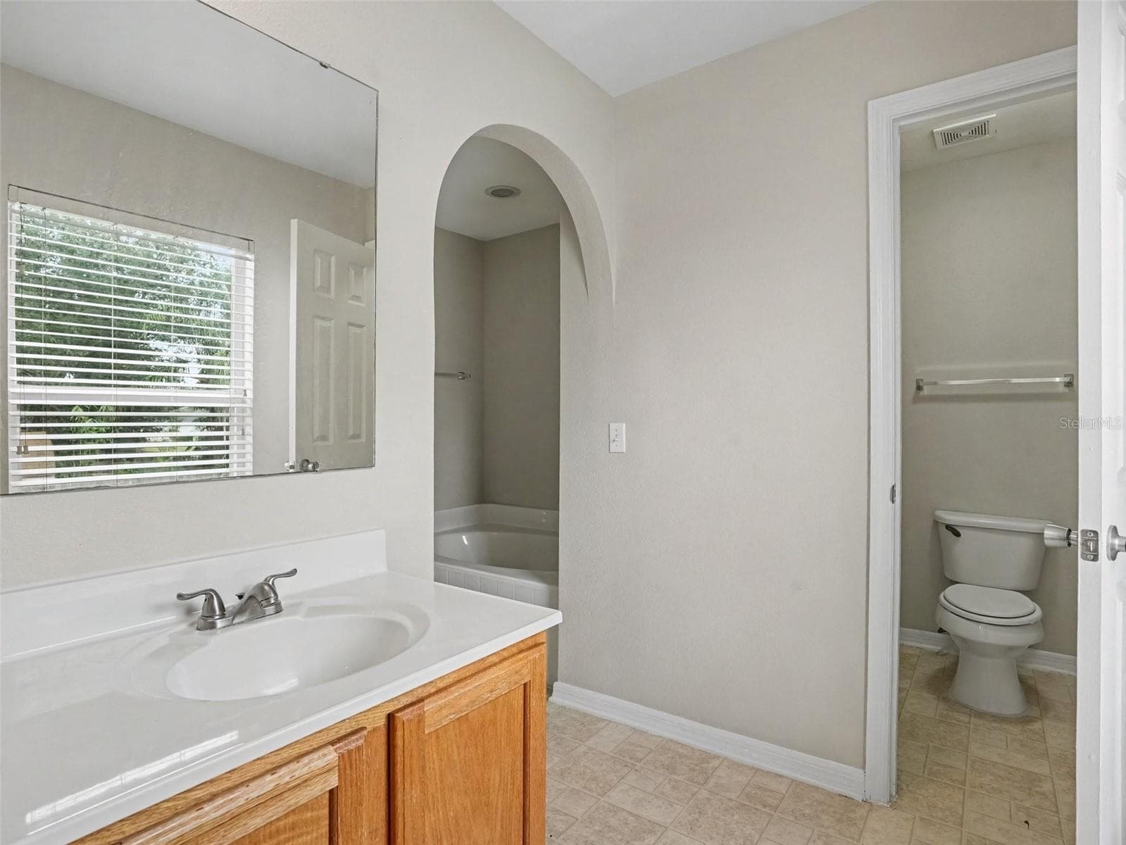 Single Family Residence at 829 SUN RIDGE VILLAGE DR, WINTER HAVEN, photo 15 of 32