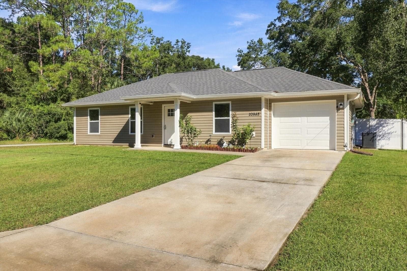Single Family Residence at 20945 SW ROBIN DR, DUNNELLON, photo 4 of 47