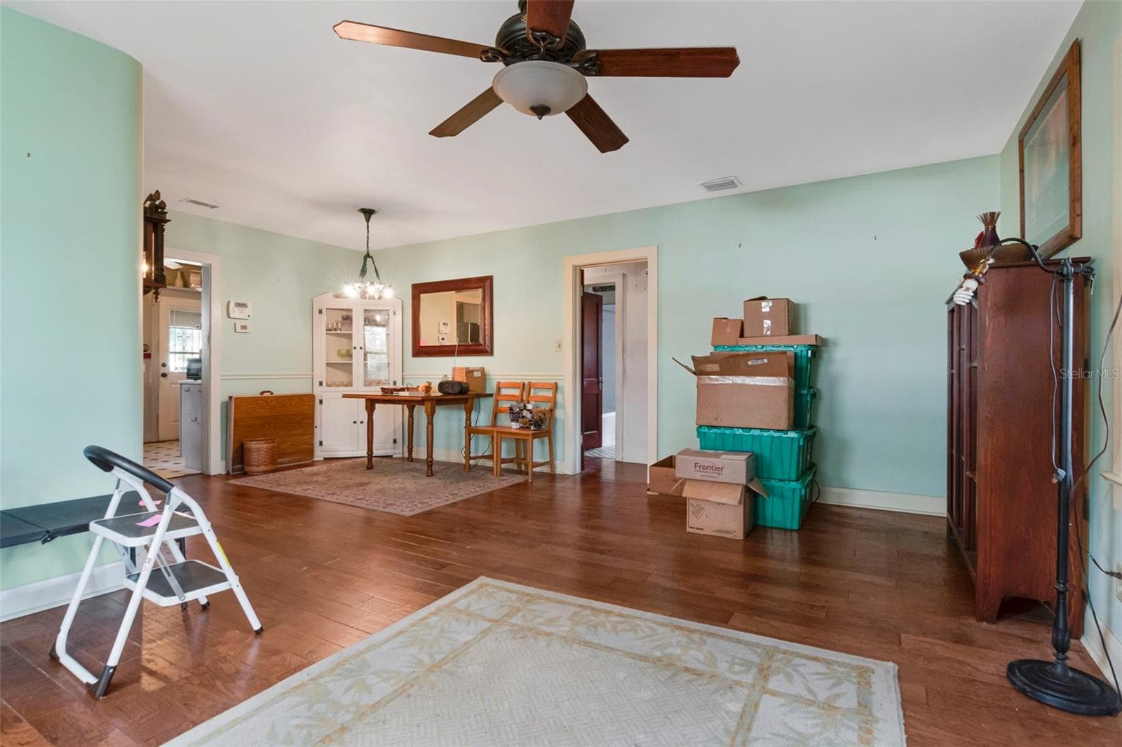 Single Family Residence at 2712 N MUNRO ST, TAMPA, photo 8 of 36
