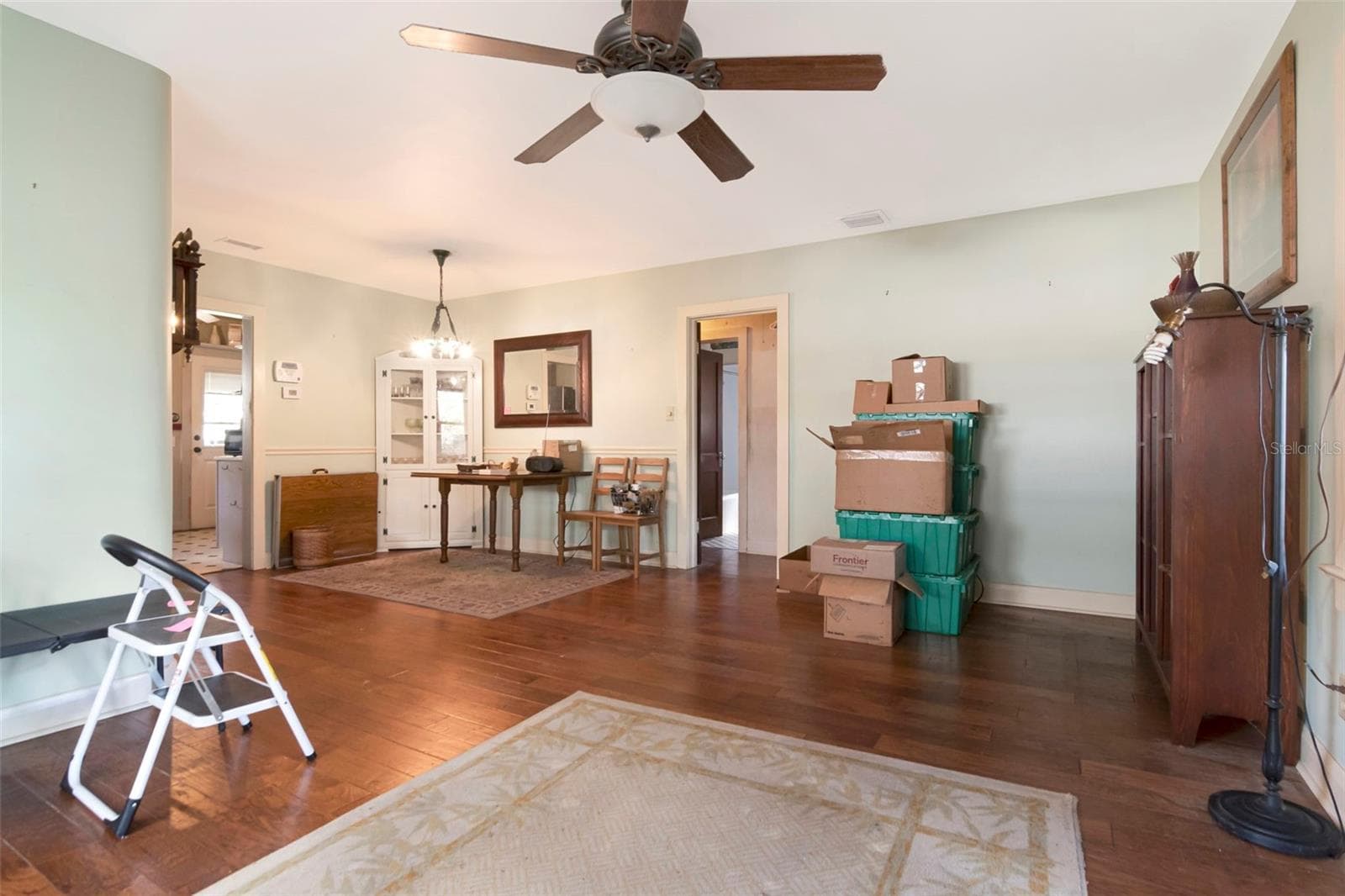 Single Family Residence at 2712 N MUNRO ST, TAMPA, photo 9 of 36