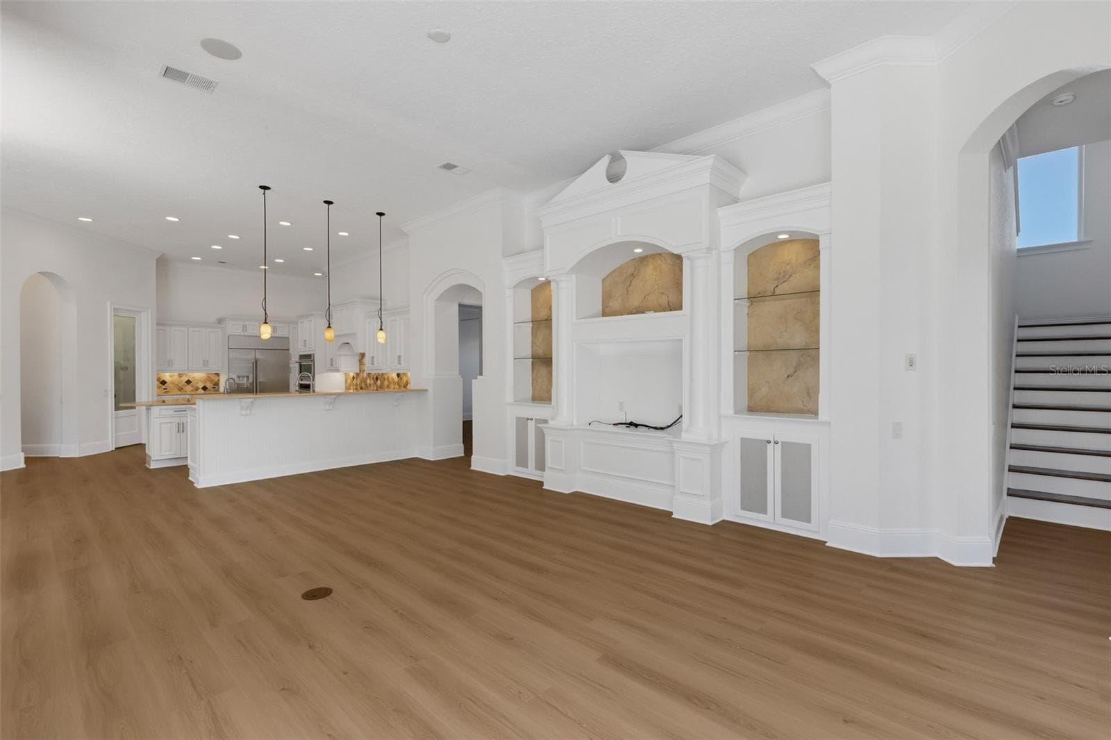Directly adjacent is the spacious family room. - 6562 EAGLE VIEW LOOP, LAKELAND