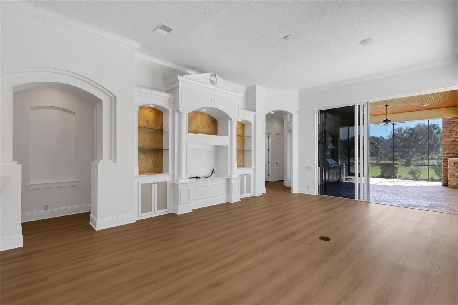 And in keeping with the rest of the residence this area is built to afford every little, and big, comforts of home! - 6562 EAGLE VIEW LOOP, LAKELAND