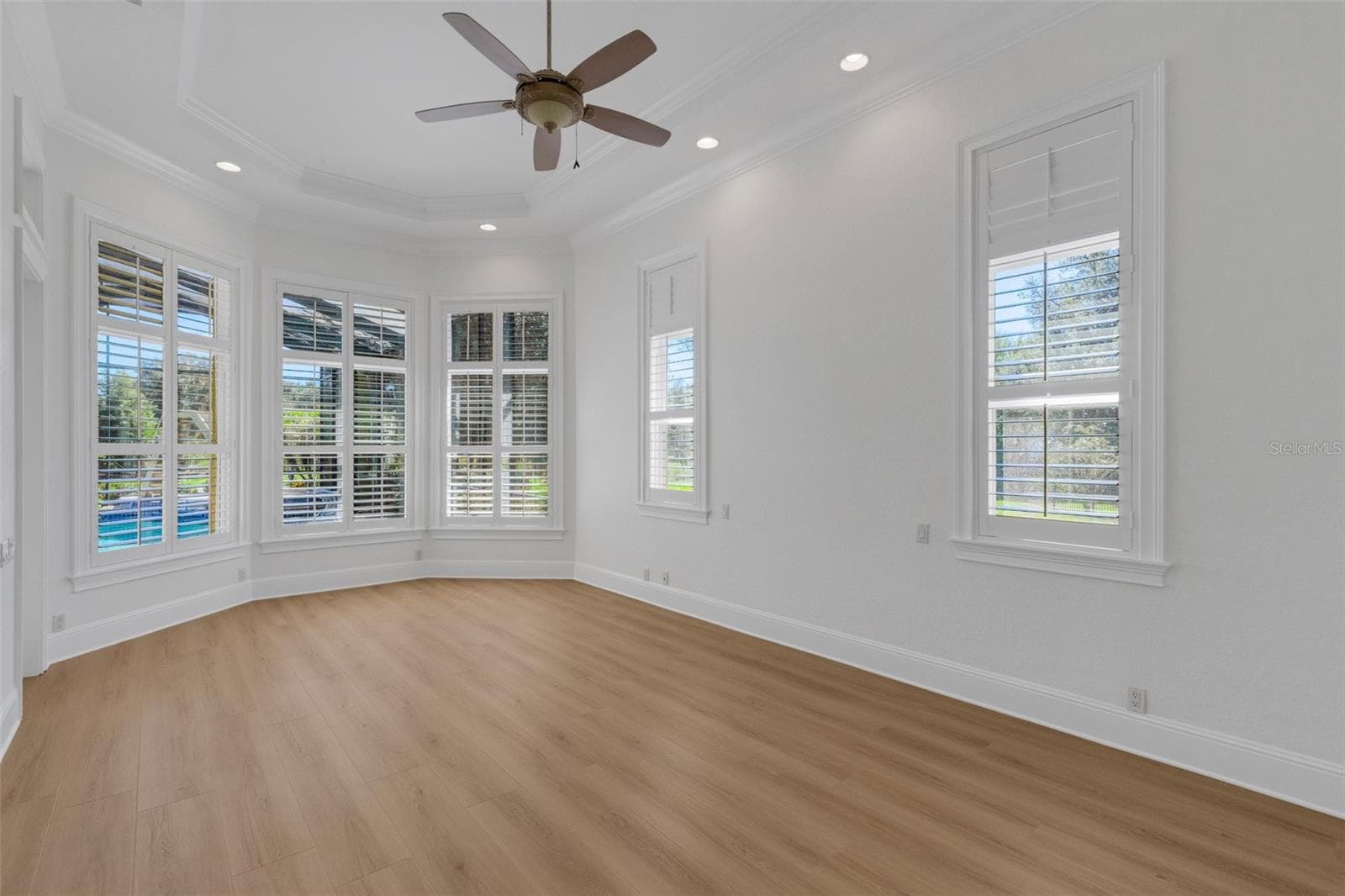 The primary bedroom is oversized and . . . - 6562 EAGLE VIEW LOOP, LAKELAND