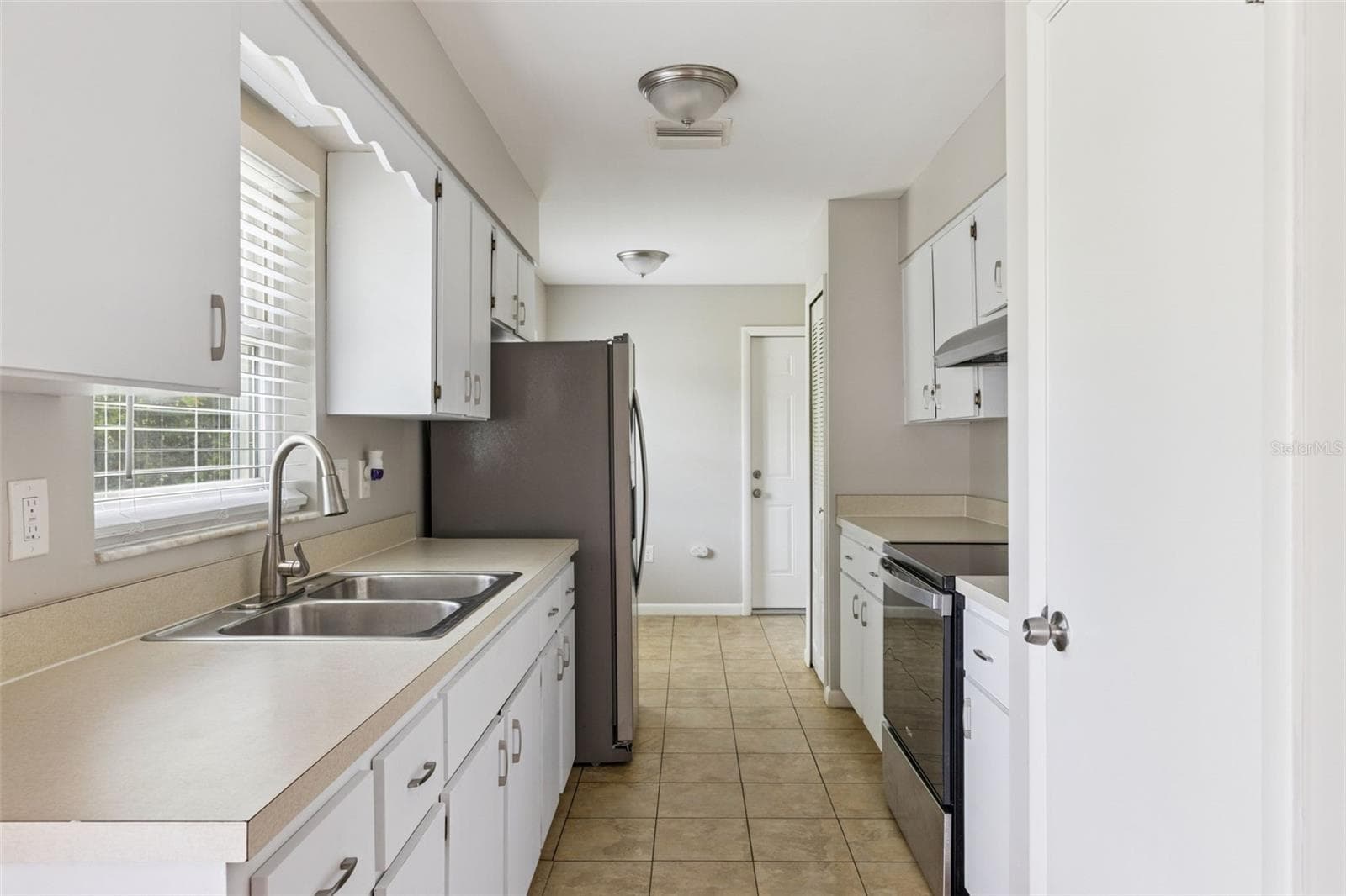 Single Family Residence at 3760 MICHIGAN AVE, MOUNT DORA, photo 12 of 27