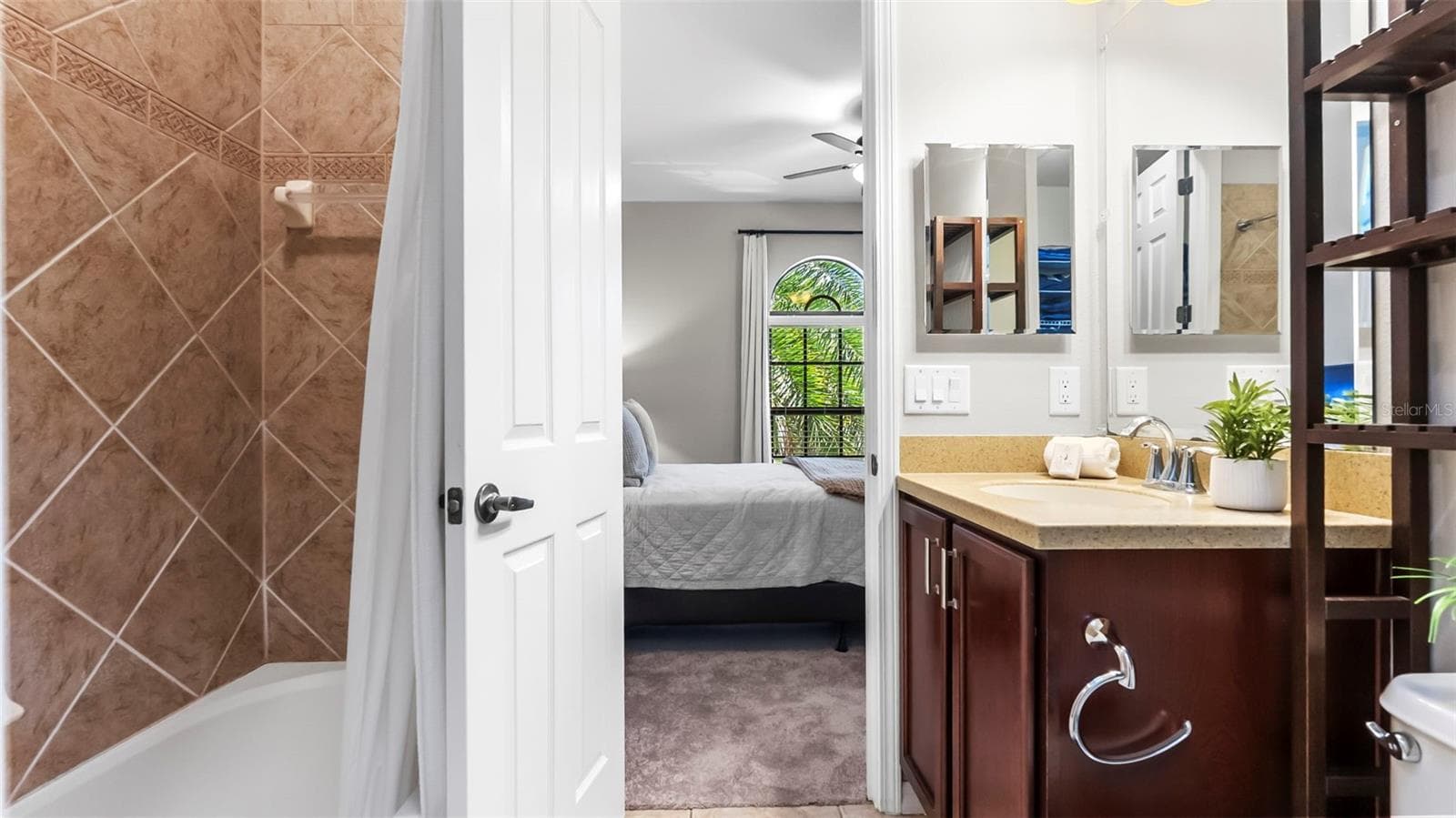 Bedroom Two-En-suite - 20316 HERITAGE POINT DR, TAMPA