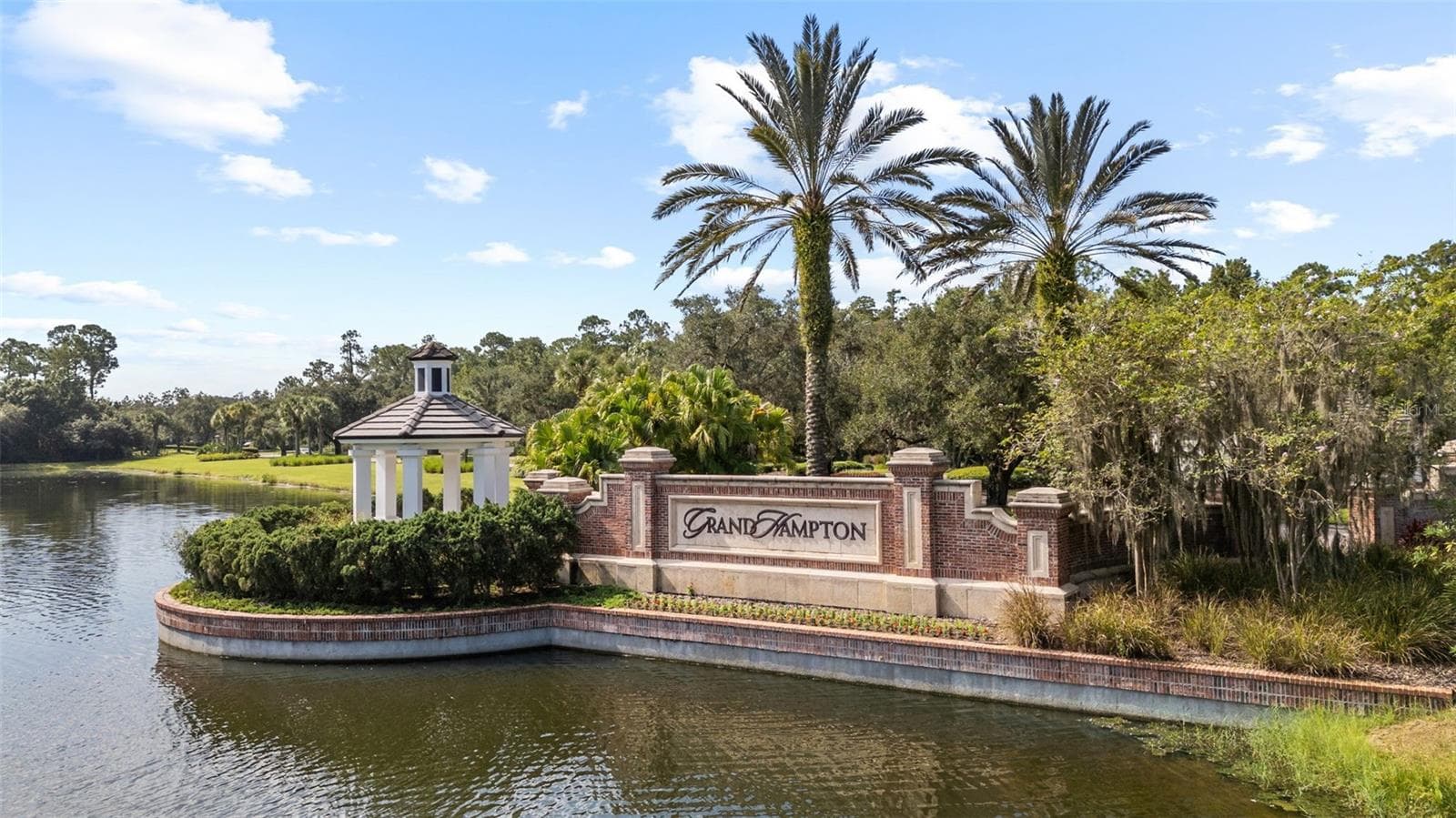 Grand Hampton Entrance - 20316 HERITAGE POINT DR, TAMPA