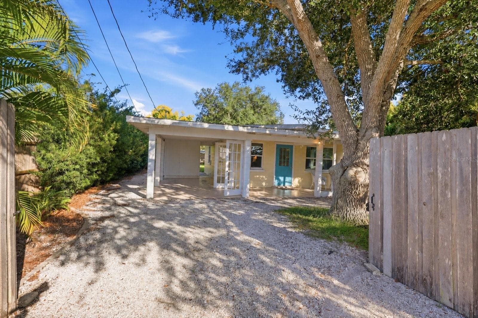 Single Family Residence at 102 RIVER BLVD N, NOKOMIS, photo 2 of 35