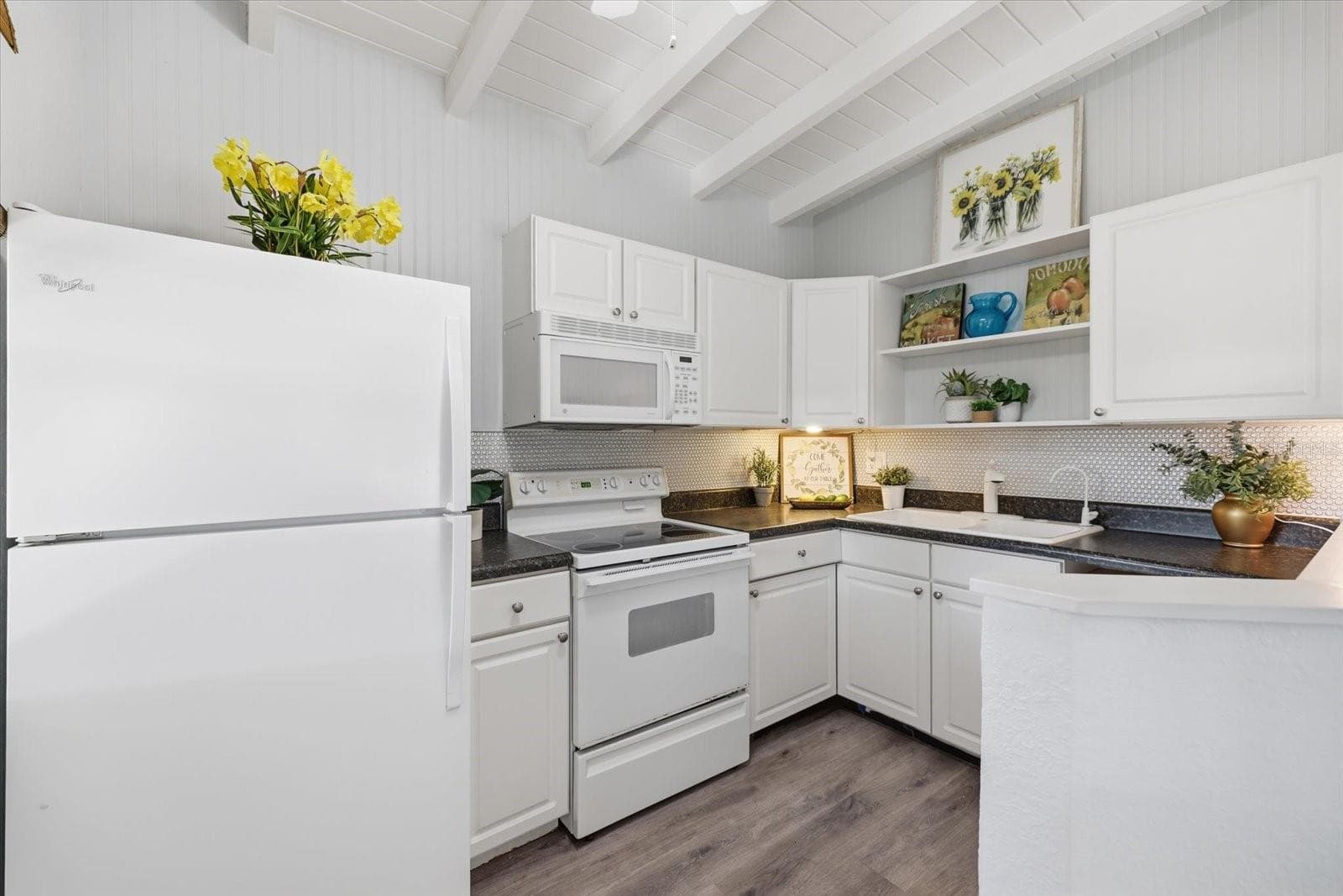 Single Family Residence at 102 RIVER BLVD N, NOKOMIS, photo 9 of 35