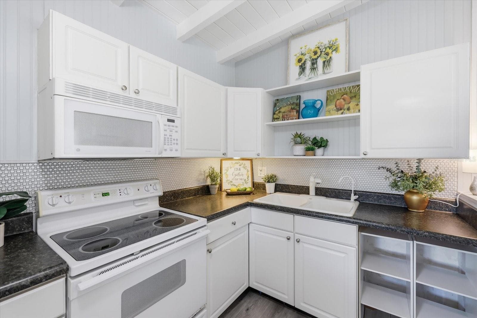 Single Family Residence at 102 RIVER BLVD N, NOKOMIS, photo 11 of 35