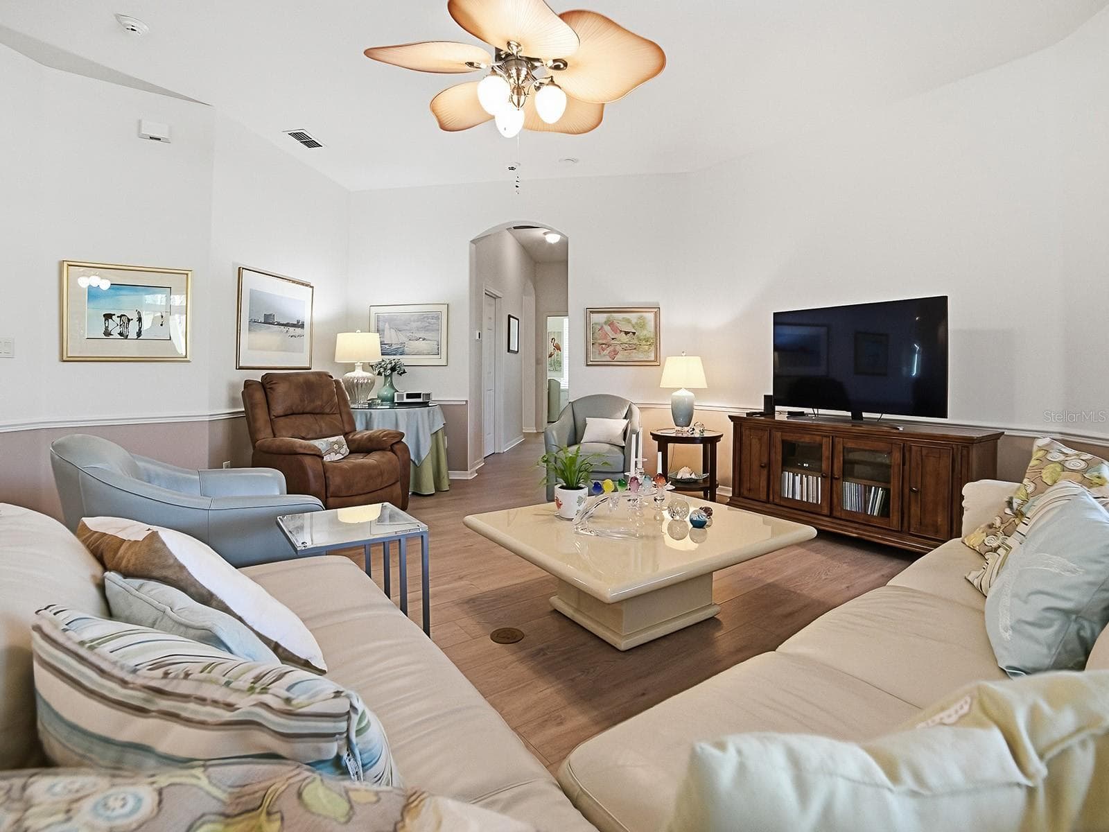 Great room. Open Floor Plan - 4818 SABLE RIDGE CT, LEESBURG
