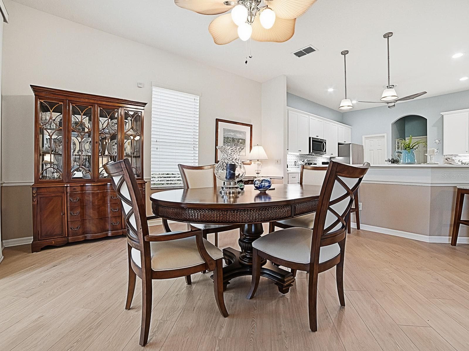 Dinning room off kitchen - 4818 SABLE RIDGE CT, LEESBURG