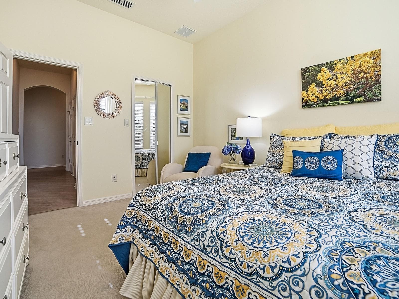 Guest Bedroom with walk in closet - 4818 SABLE RIDGE CT, LEESBURG