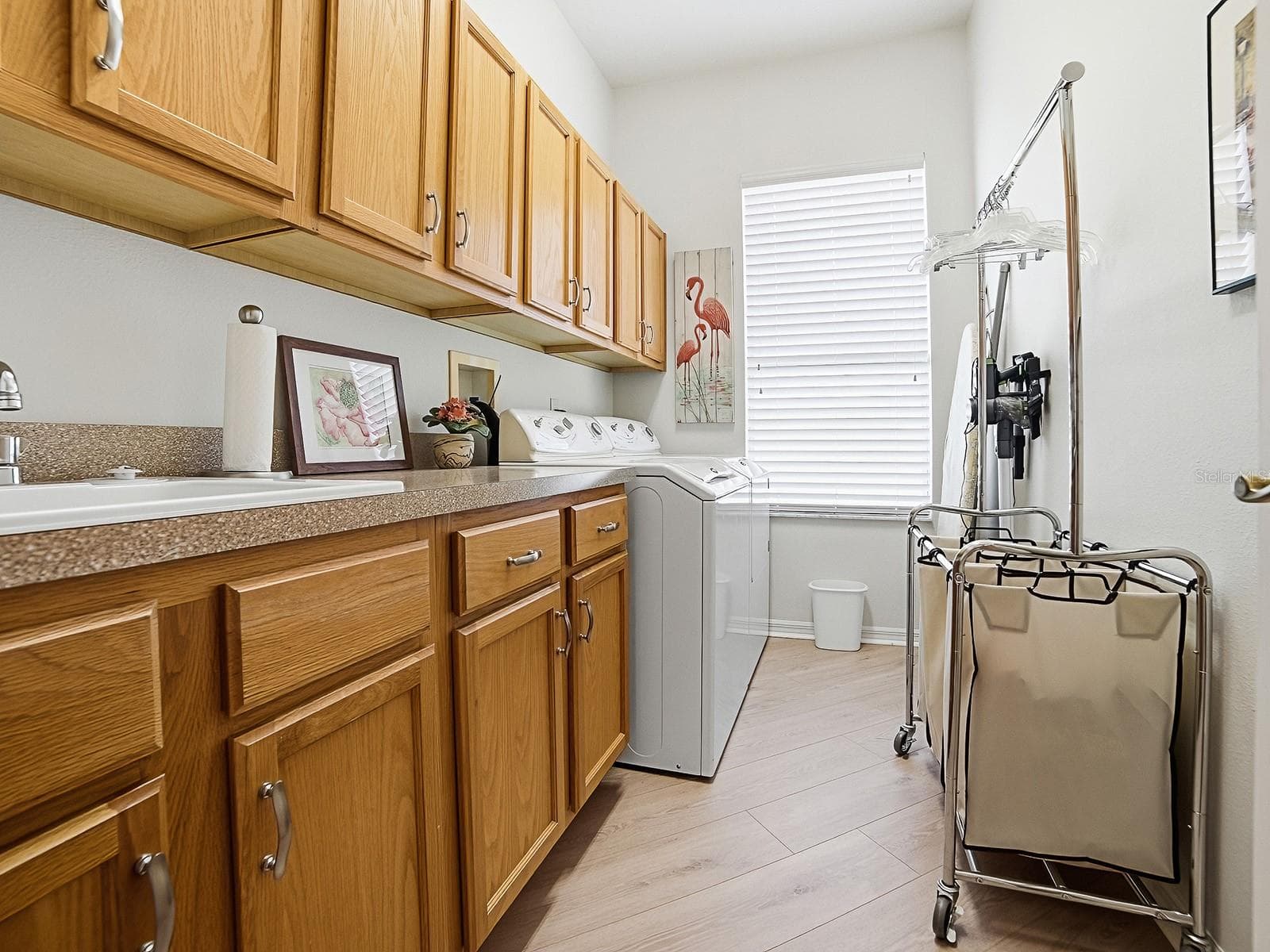 Laundry with storage - 4818 SABLE RIDGE CT, LEESBURG
