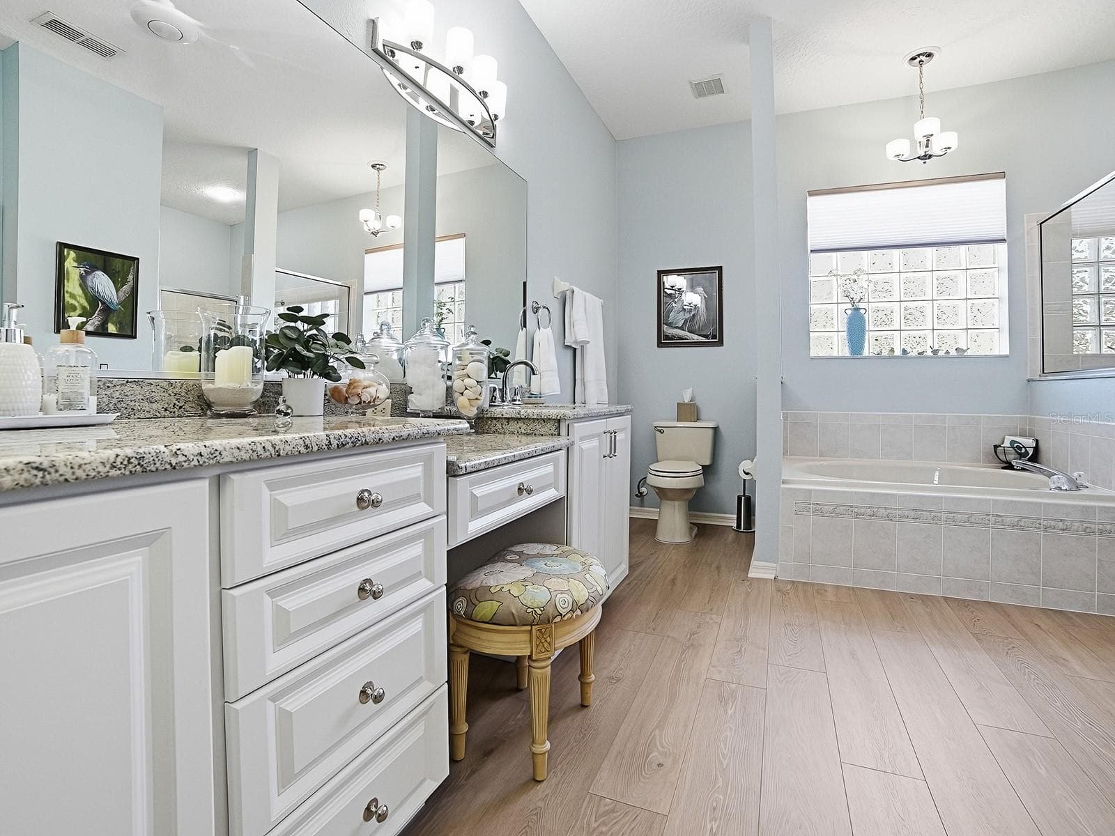 Owners Bathroom with soaking tub - 4818 SABLE RIDGE CT, LEESBURG