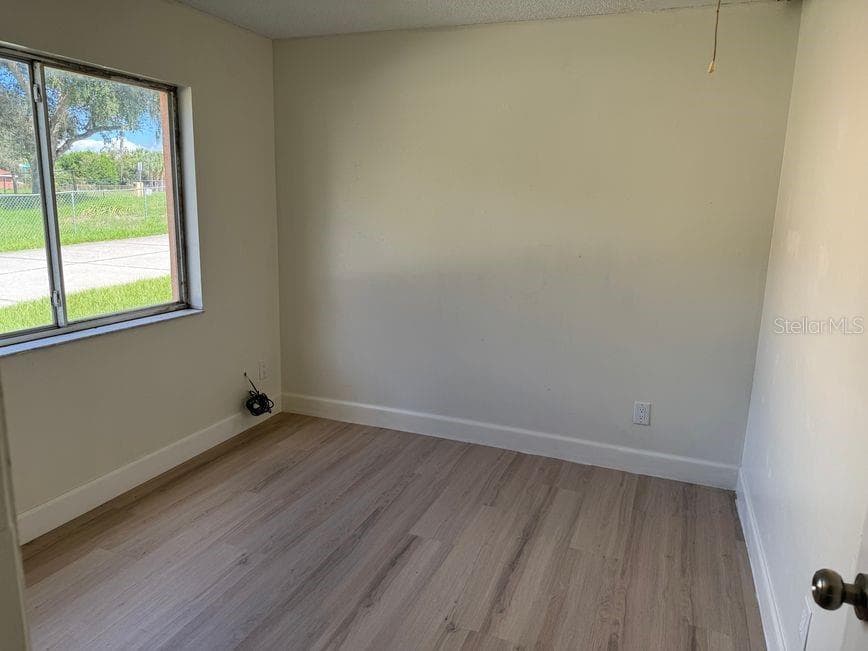 Half Duplex at 1010 DISSTON AVE, CLERMONT, photo 8 of 10