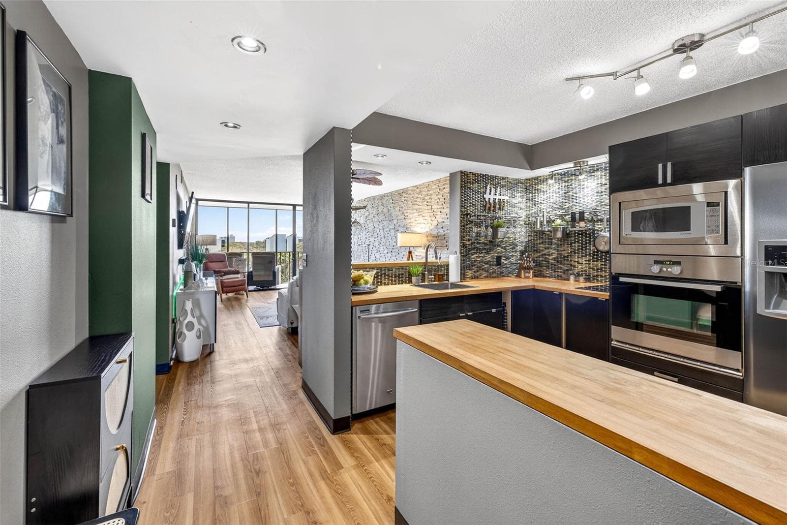 Condominium at 800 COVE CAY DR #7D, CLEARWATER, photo 4 of 45