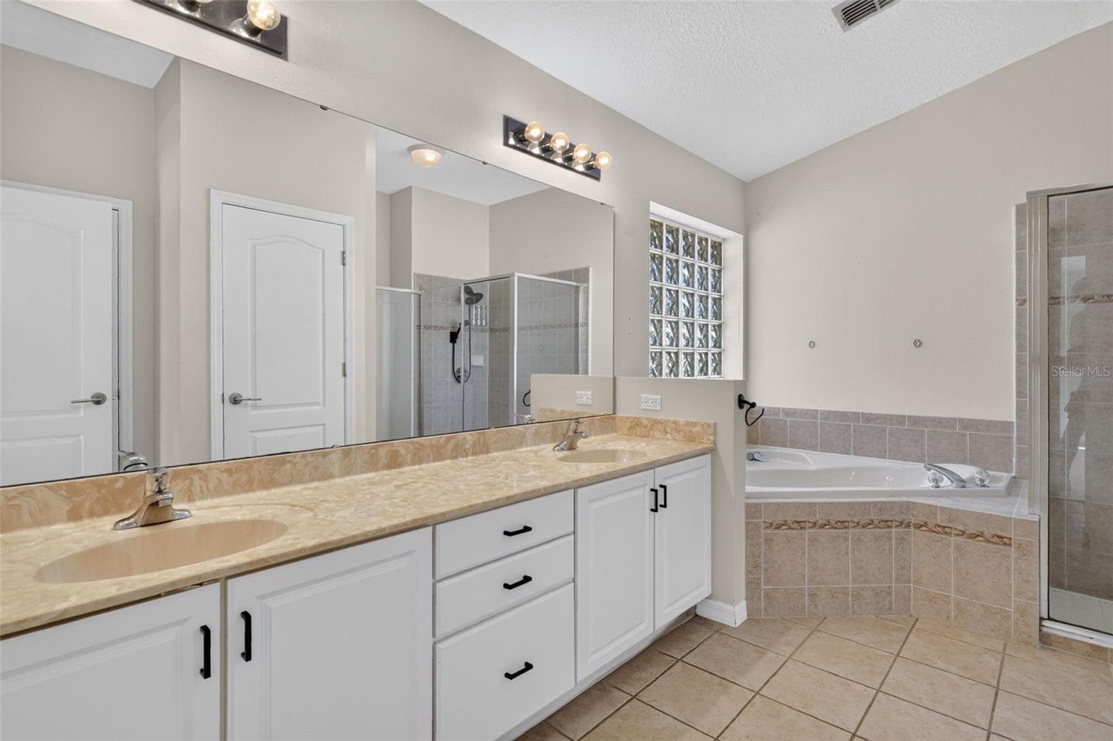 Single Family Residence at 11036 BRONSON RD, CLERMONT, photo 27 of 53