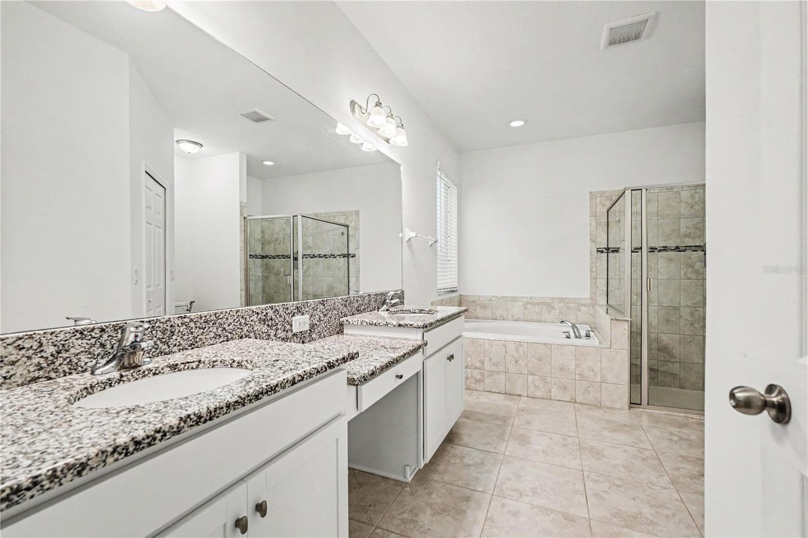 Single Family Residence at 16012 SONOMA GROVE CIR, TAMPA, photo 38 of 53