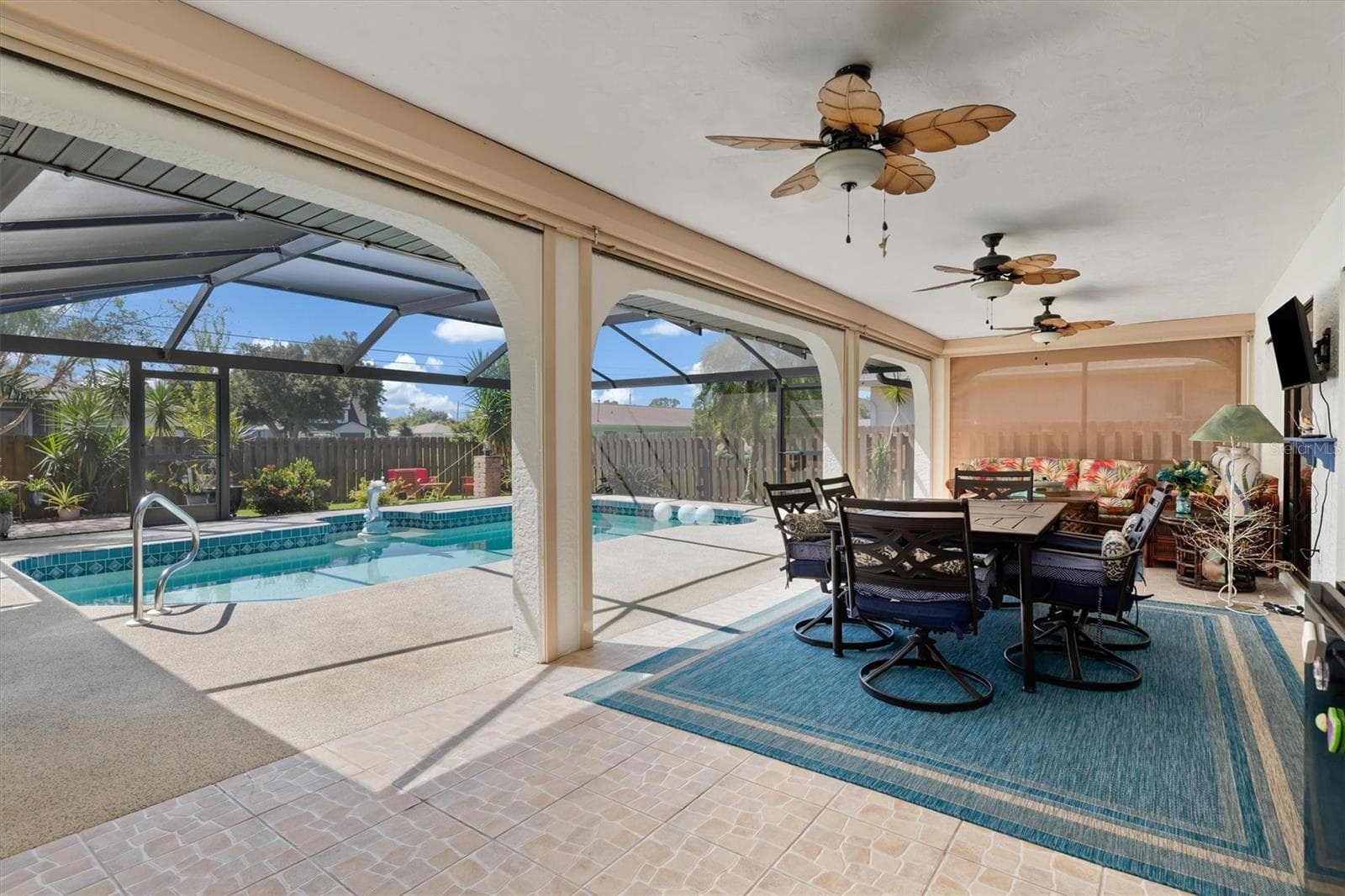 Outdoor living - 21443 SHELDON AVE, PORT CHARLOTTE