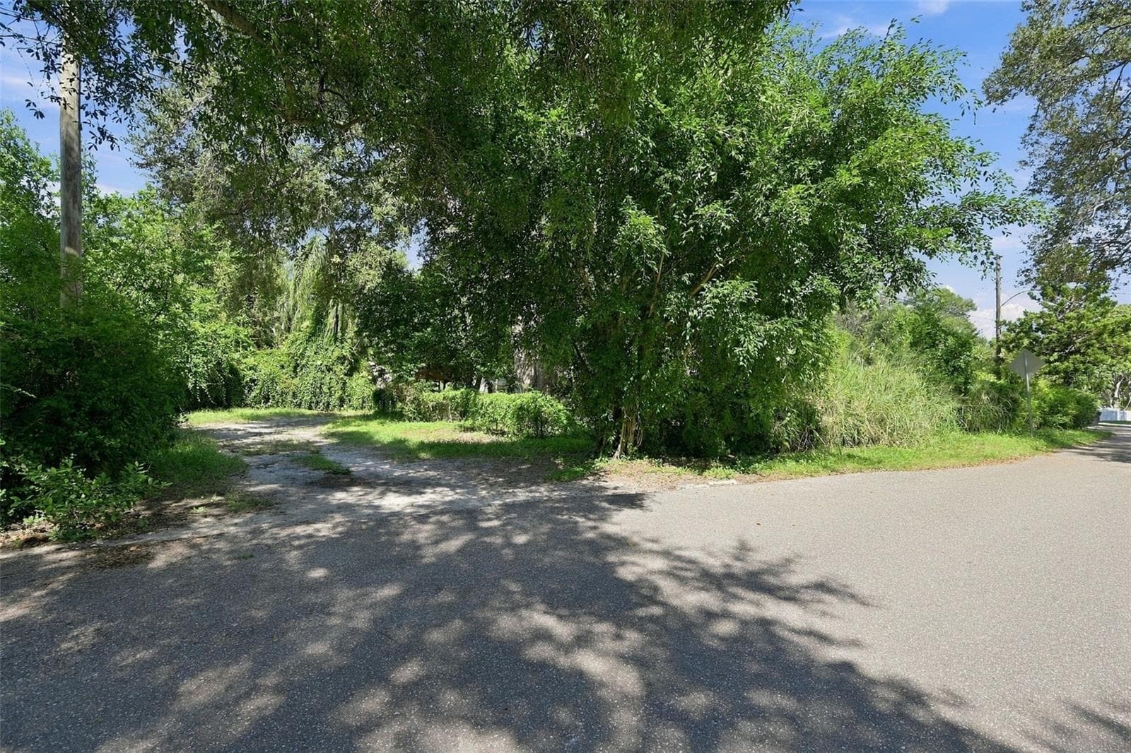 Triplex at 4949 26TH AVE N, ST PETERSBURG, photo 18 of 20