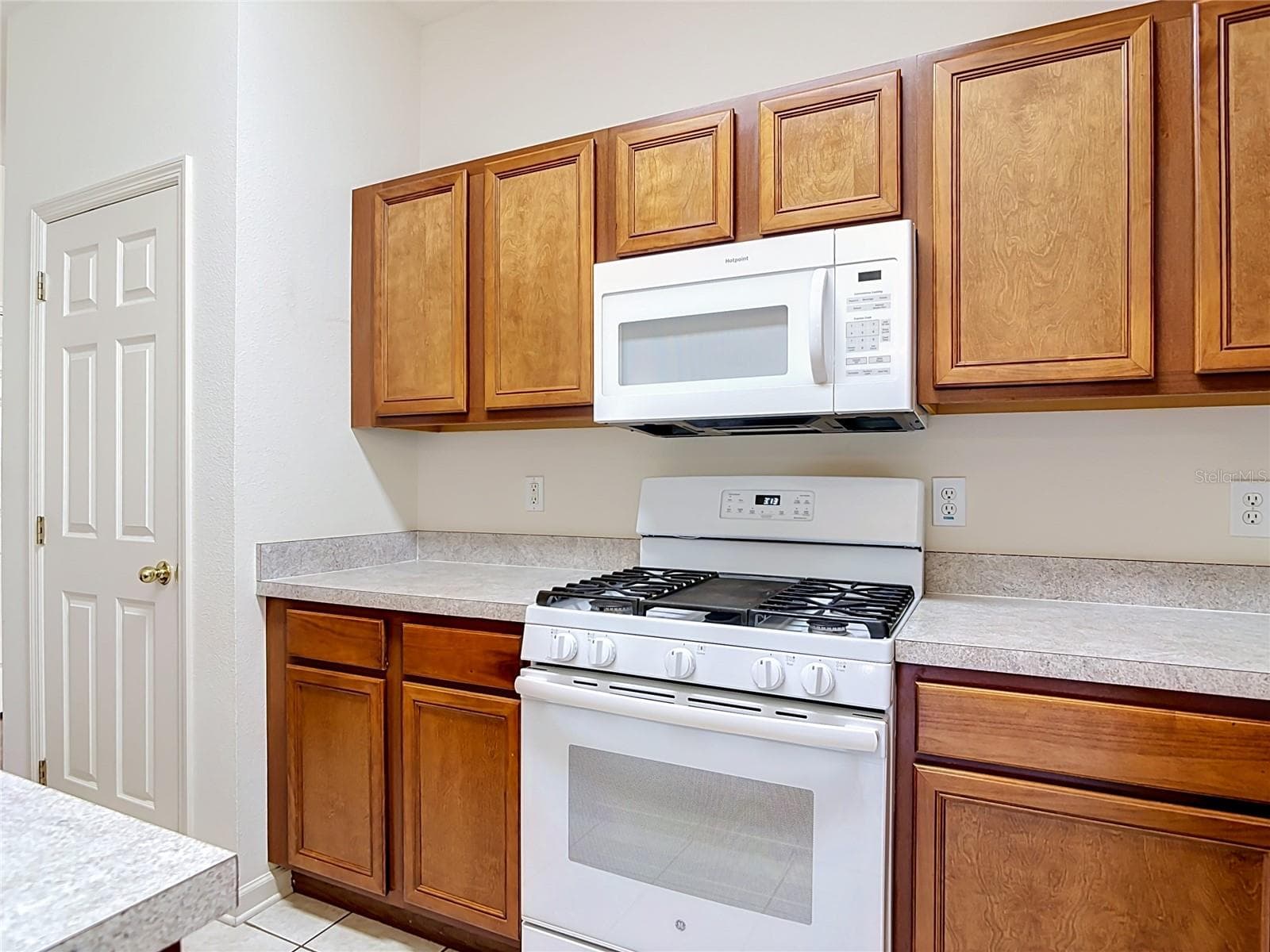 Single Family Residence at 105 RIDGEWAY, DELAND, photo 9 of 46