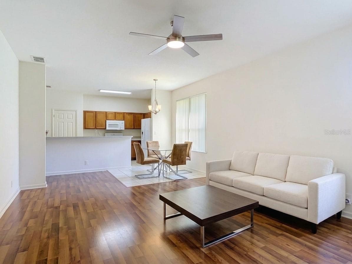 Family Room - 105 RIDGEWAY, DELAND