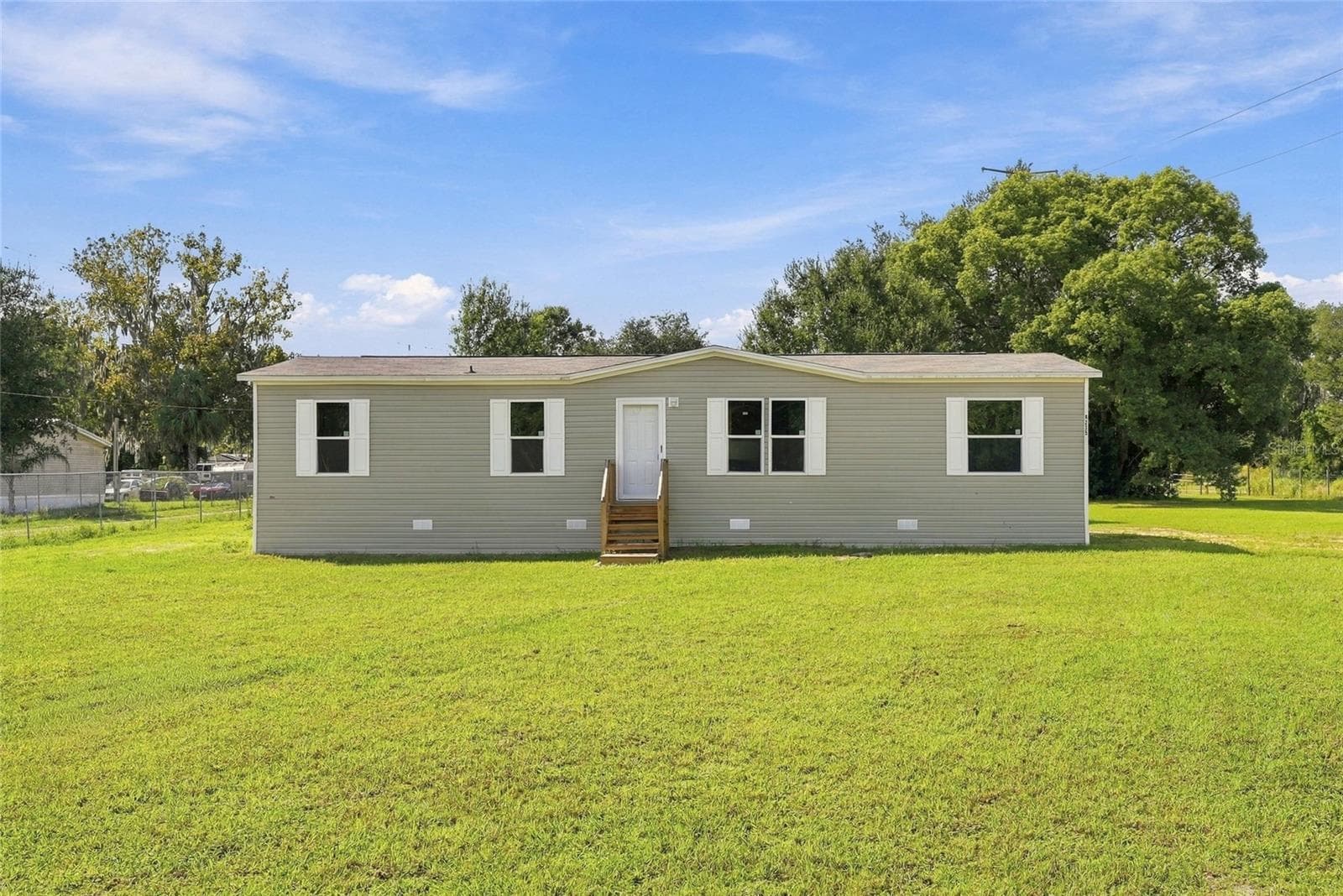 Manufactured Home at 4235 LINDA DRIVE DR, WESLEY CHAPEL, photo 2 of 50