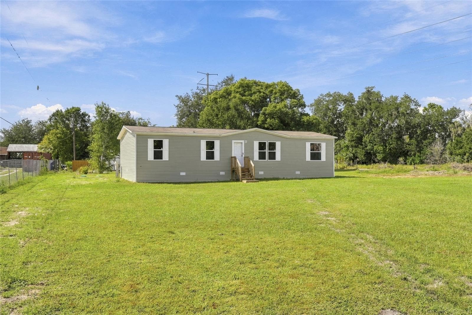 Manufactured Home at 4235 LINDA DRIVE DR, WESLEY CHAPEL, photo 3 of 50