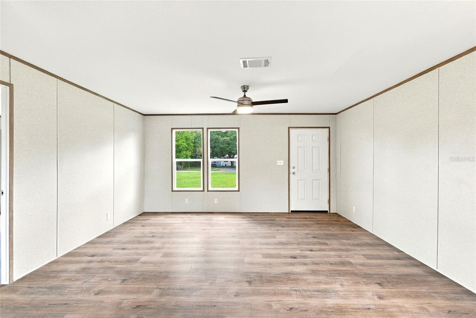 Manufactured Home at 4235 LINDA DRIVE DR, WESLEY CHAPEL, photo 6 of 50