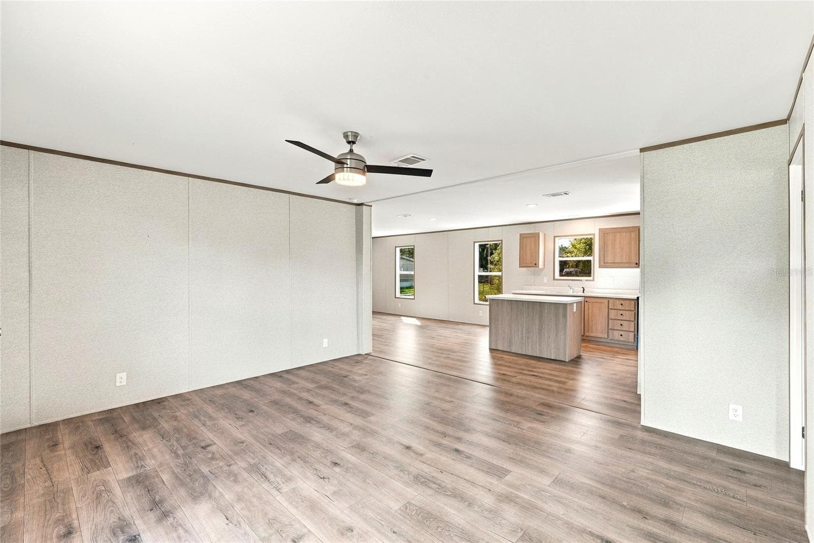 Manufactured Home at 4235 LINDA DRIVE DR, WESLEY CHAPEL, photo 8 of 50