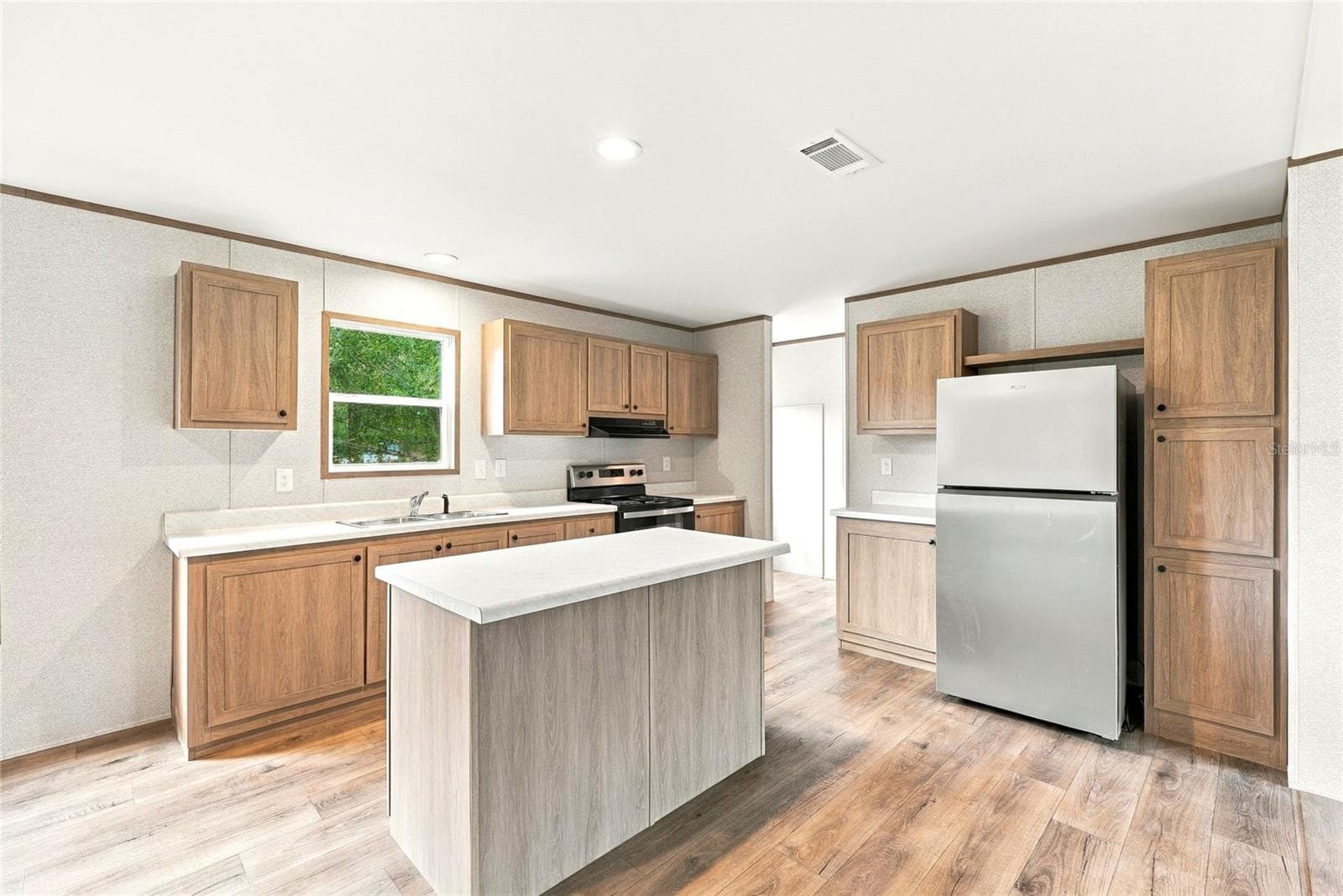 Manufactured Home at 4235 LINDA DRIVE DR, WESLEY CHAPEL, photo 10 of 50