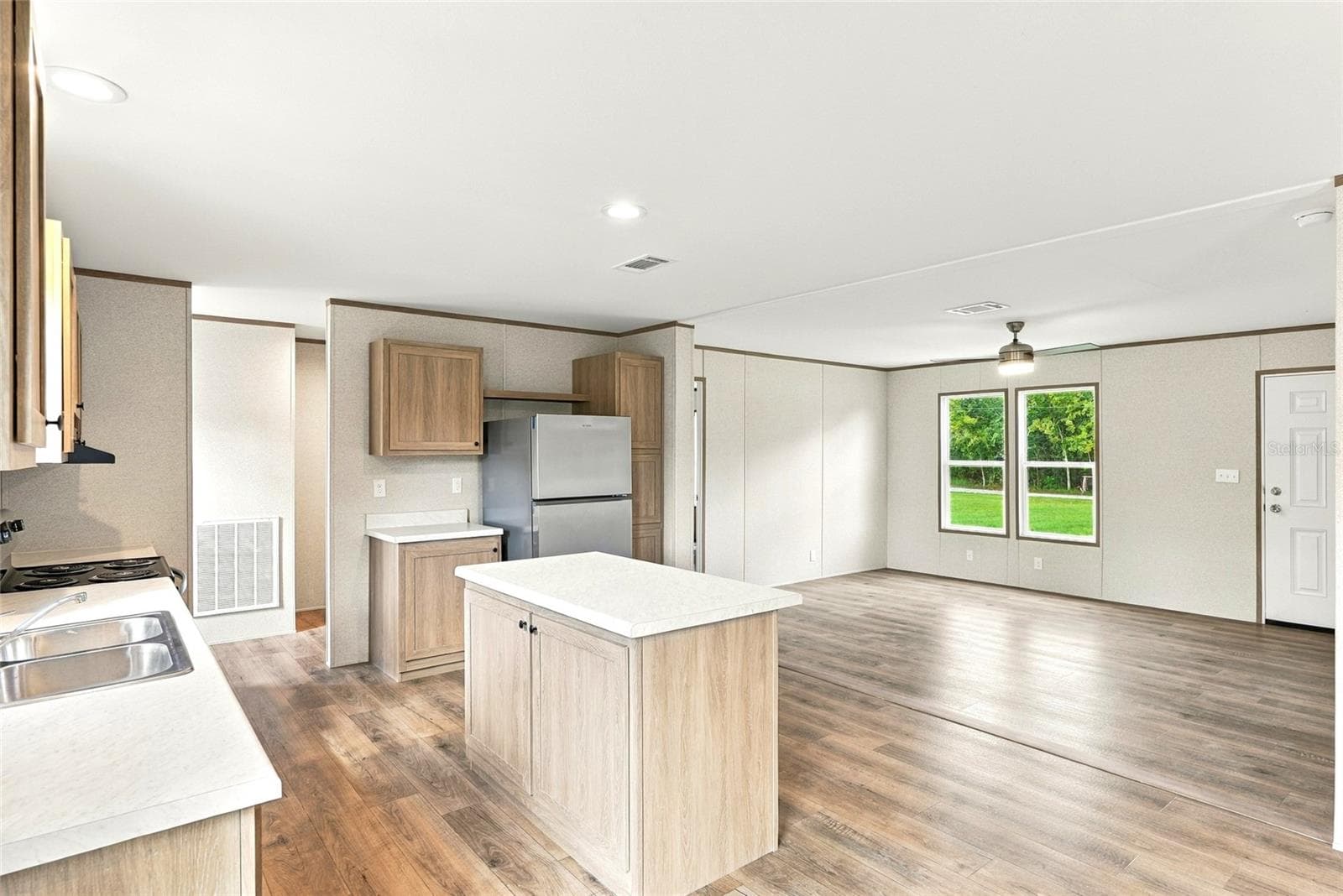 Manufactured Home at 4235 LINDA DRIVE DR, WESLEY CHAPEL, photo 12 of 50