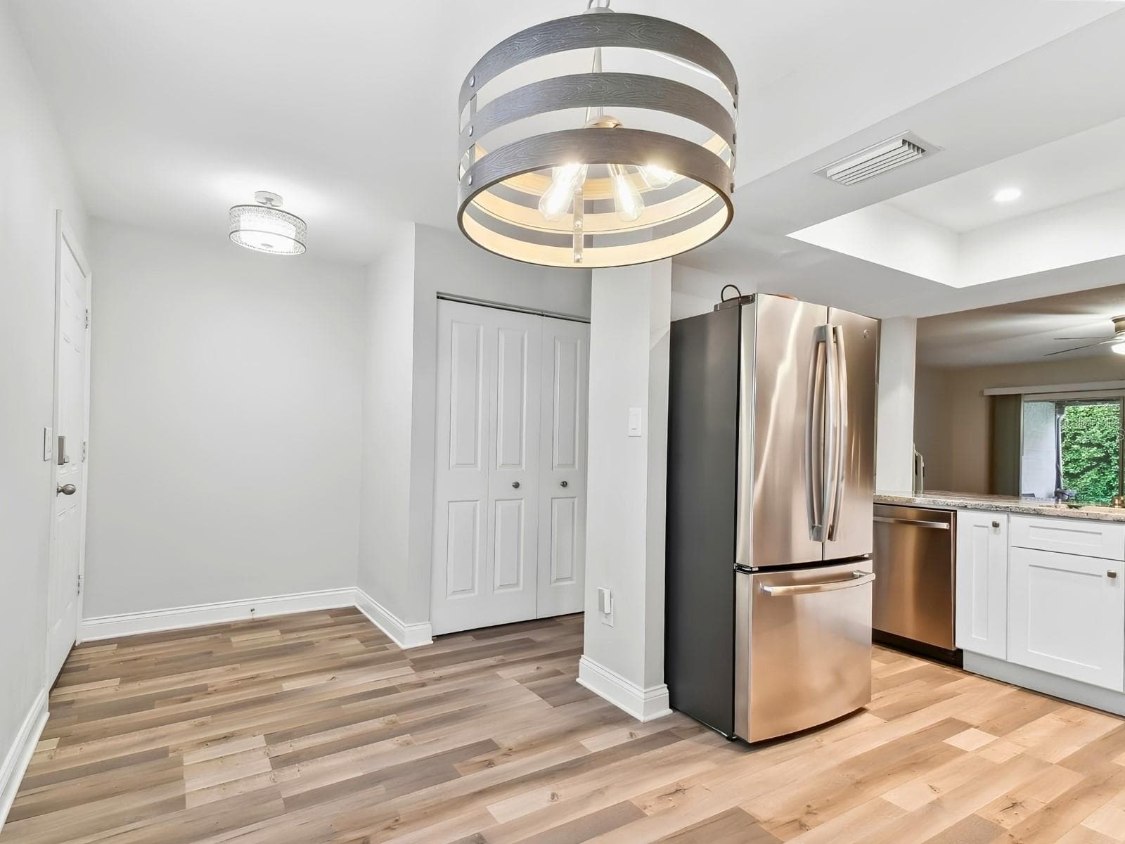 Townhouse at 14027 NOTREVILLE WAY, TAMPA, photo 4 of 32