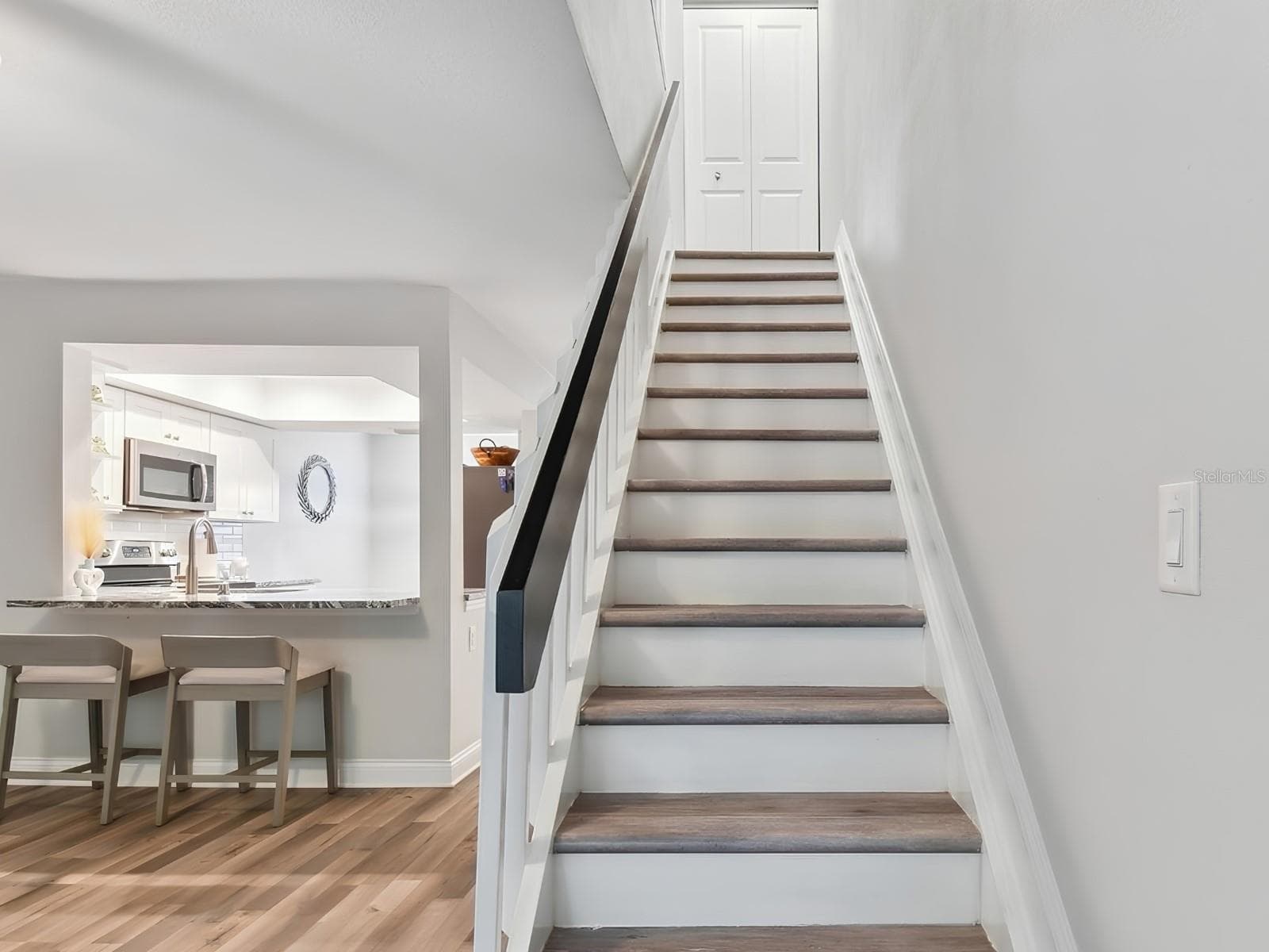 Townhouse at 14027 NOTREVILLE WAY, TAMPA, photo 17 of 32
