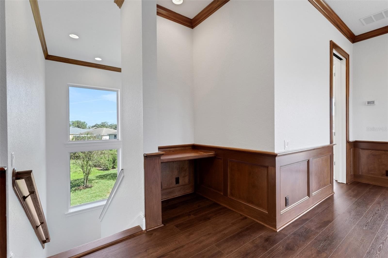 Upstairs we go . . . - 6562 EAGLE VIEW LOOP, LAKELAND