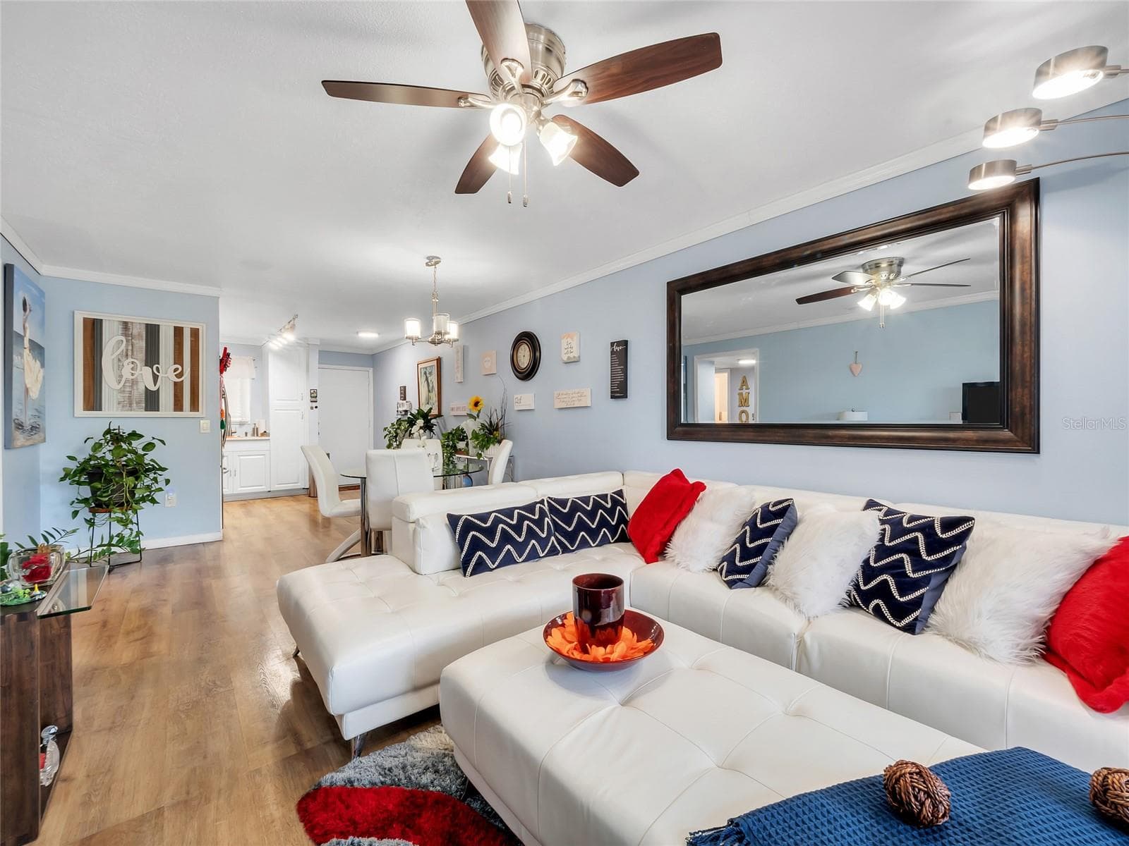 Living Room - 801 83RD AVE N #322, ST PETERSBURG