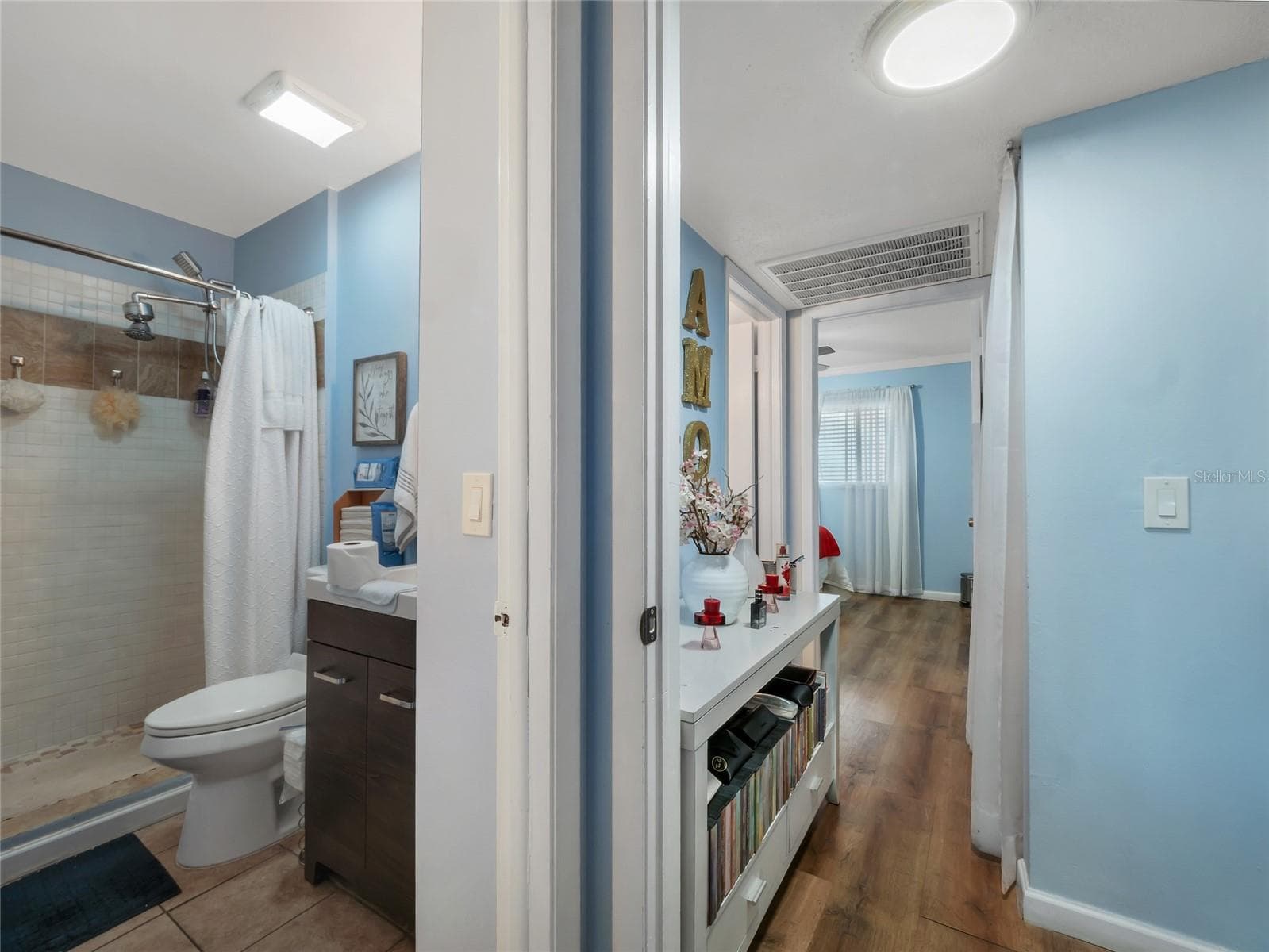 Bathroom - 801 83RD AVE N #322, ST PETERSBURG