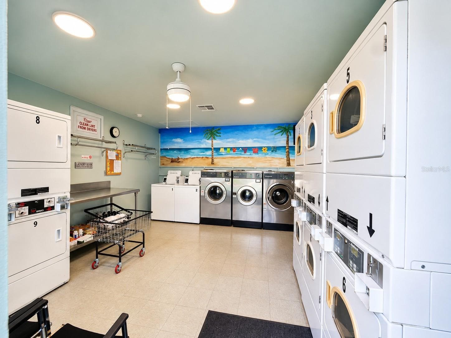 Laundry - 801 83RD AVE N #322, ST PETERSBURG